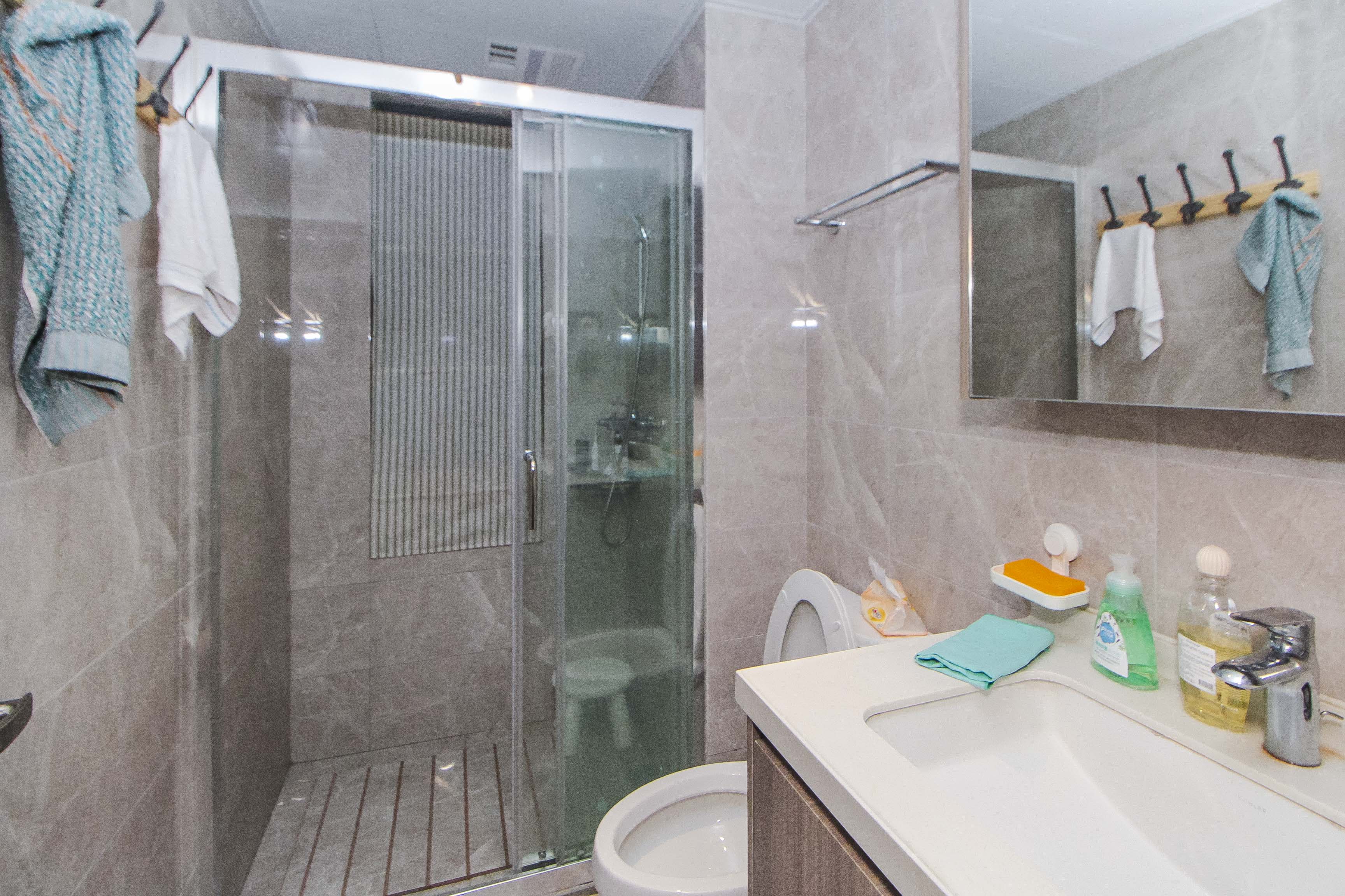 中海阅麓山一期 3室2厅2卫 135.0万 中海阅麓山一期 3室2厅2卫 135.0万卫生间