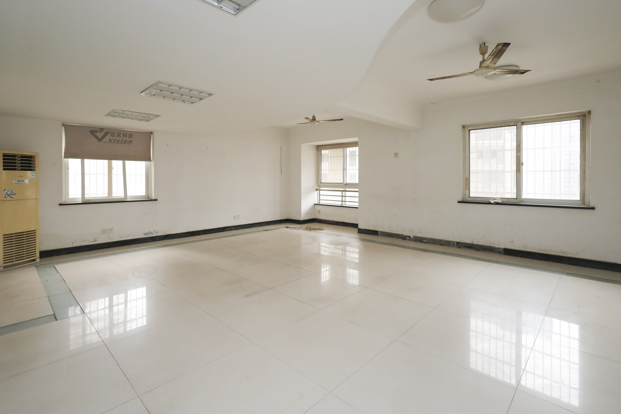 星蓝湾  4室2厅1卫    115.0万卧室