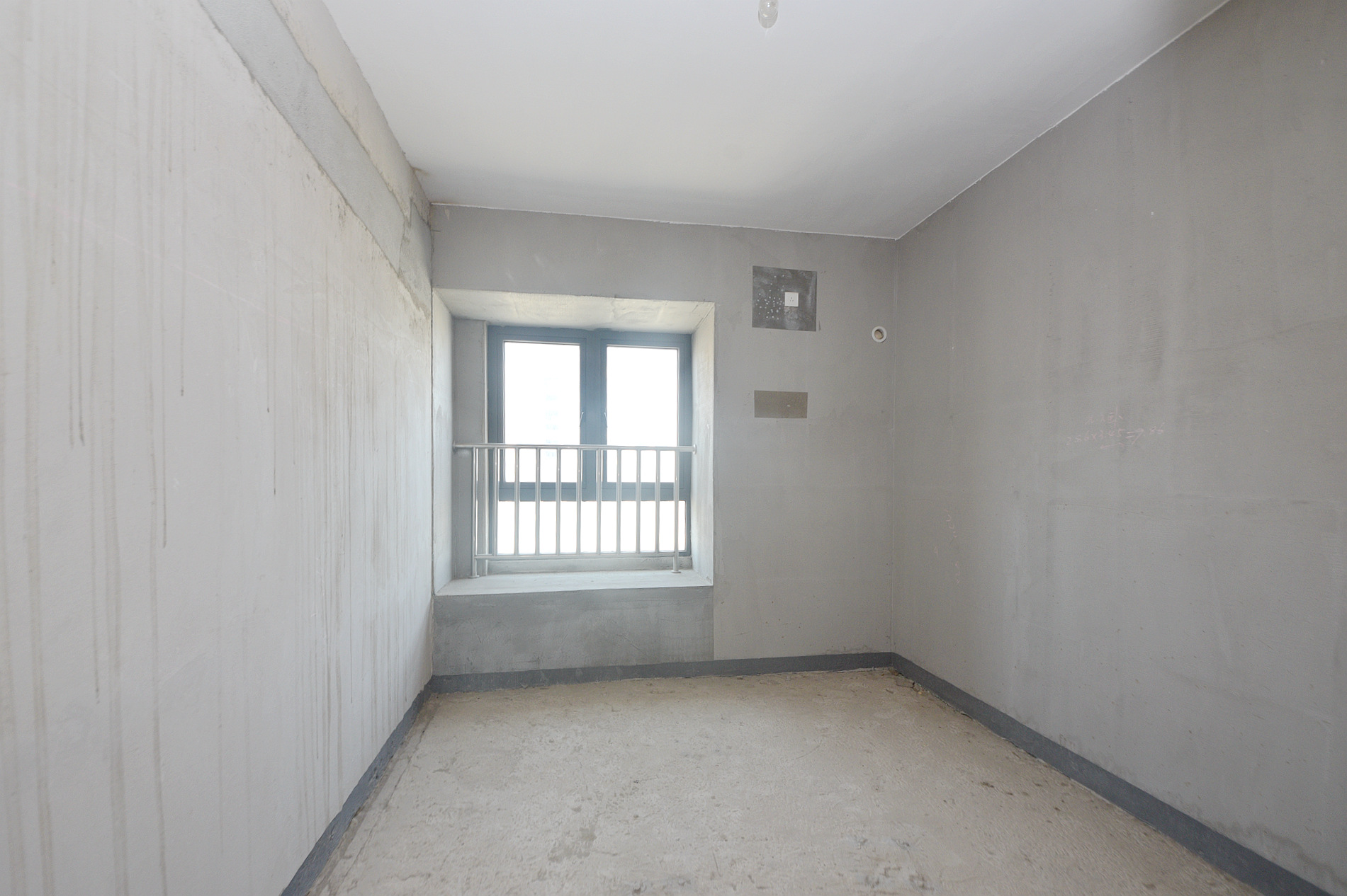 建发中央公园（建发美地）  4室2厅2卫   280.00万卧室