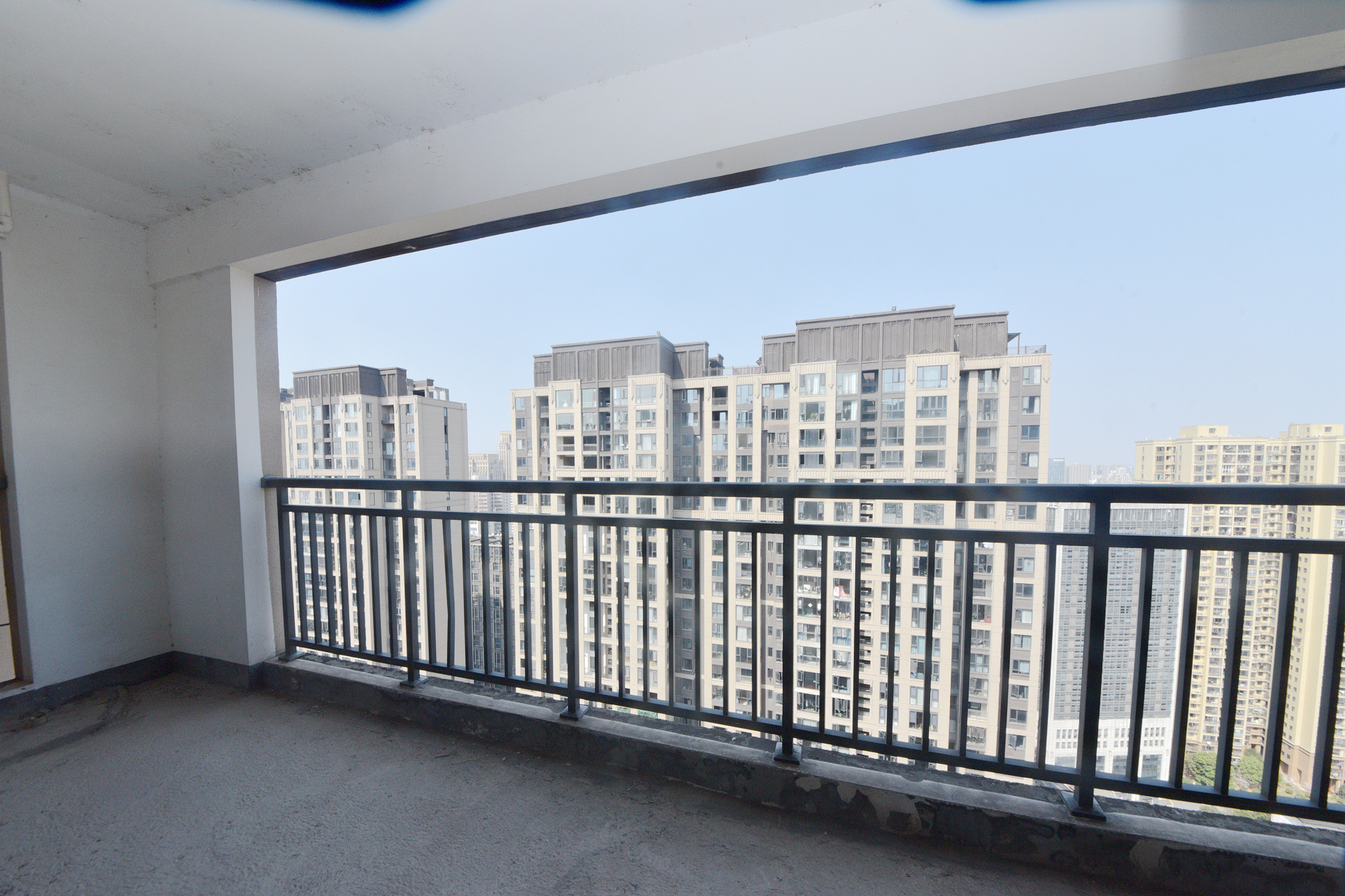 建发中央公园（建发美地）  4室2厅2卫   280.00万阳台