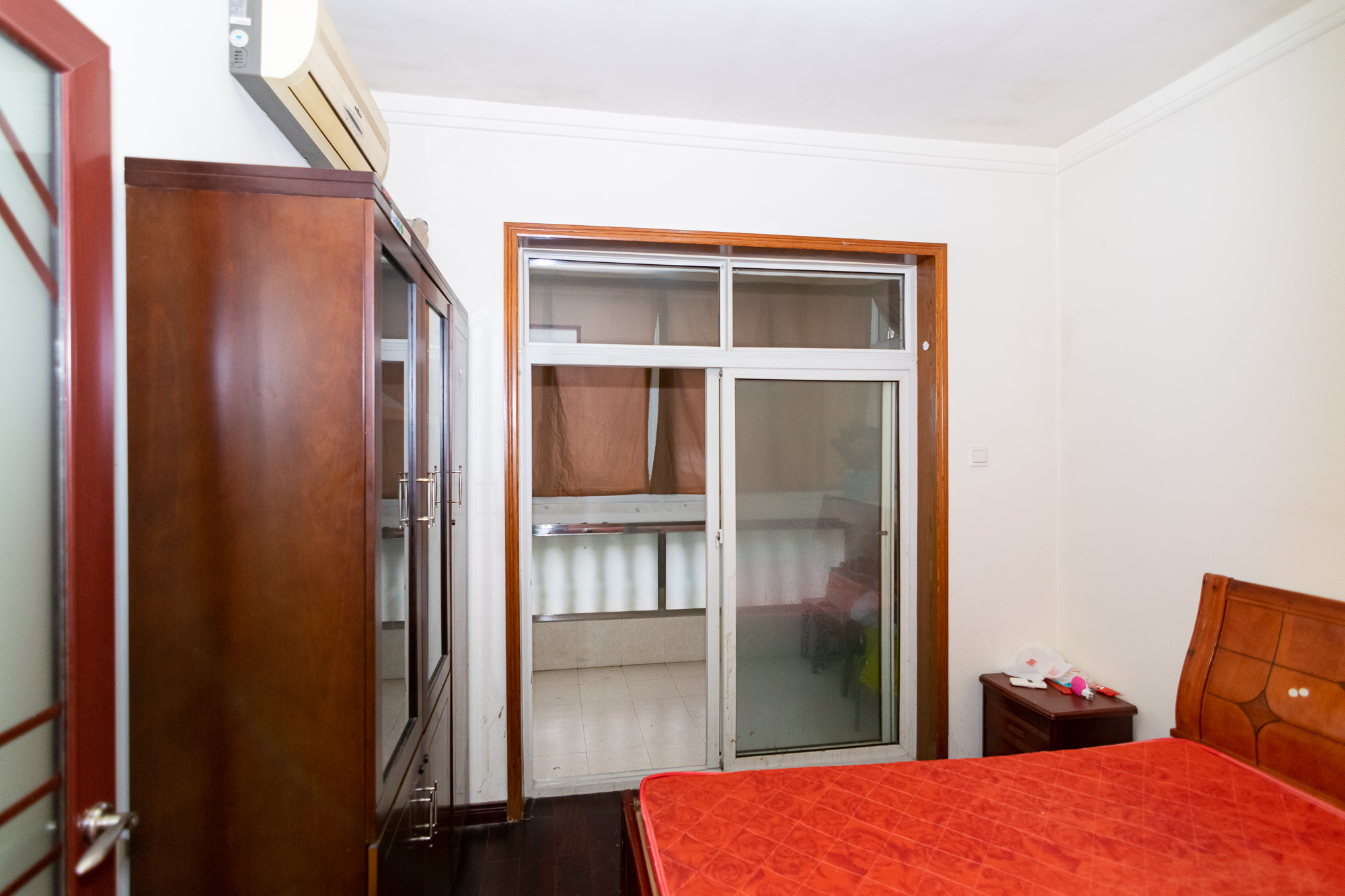 湘路家园 7室2厅3卫 286.00万 湘路家园 7室2厅3卫 286.00万卧室