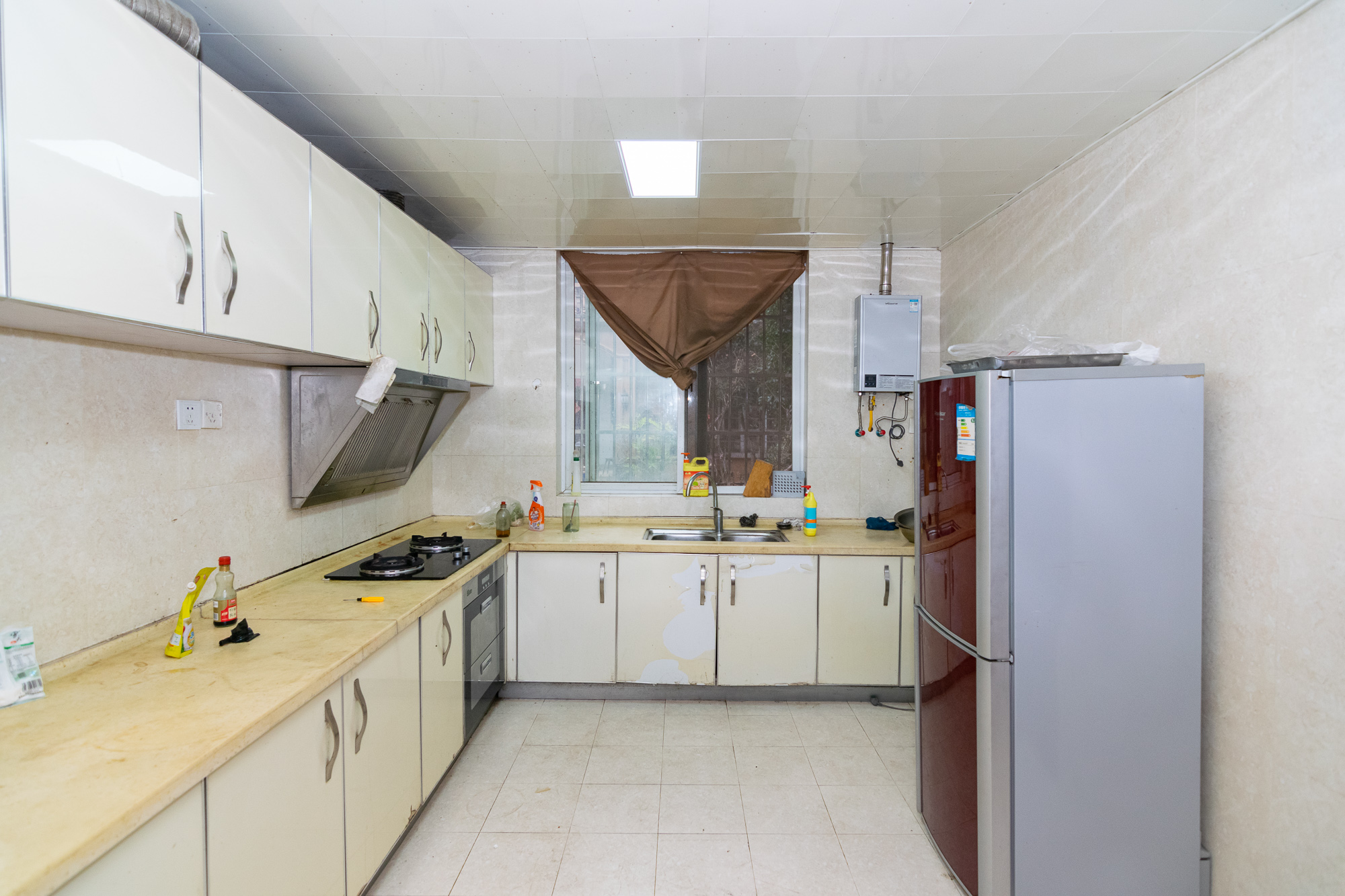 湘路家园 7室2厅3卫 286.00万 湘路家园 7室2厅3卫 286.00万厨房