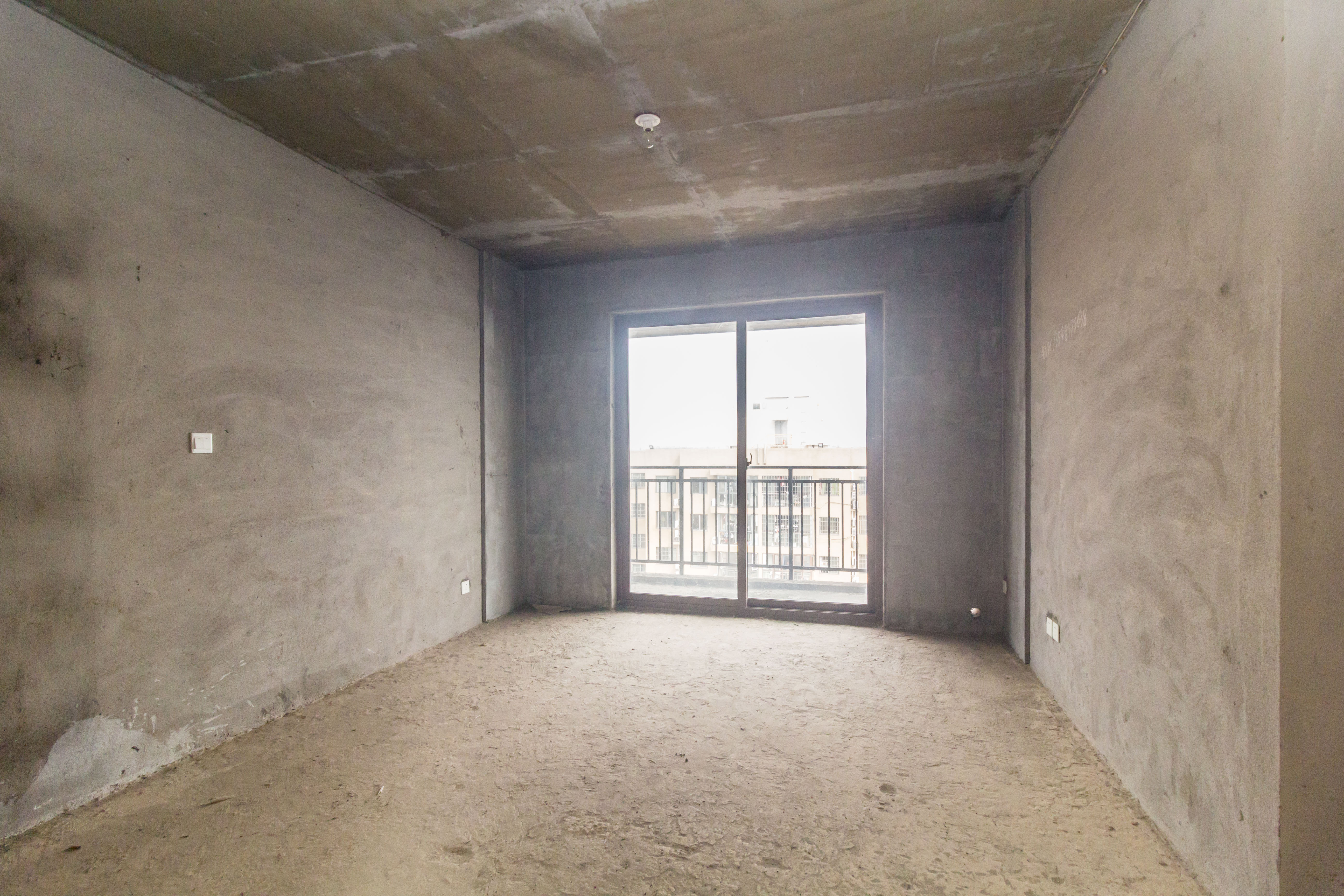 豪都新天地  4室2厅2卫   64.80万客厅