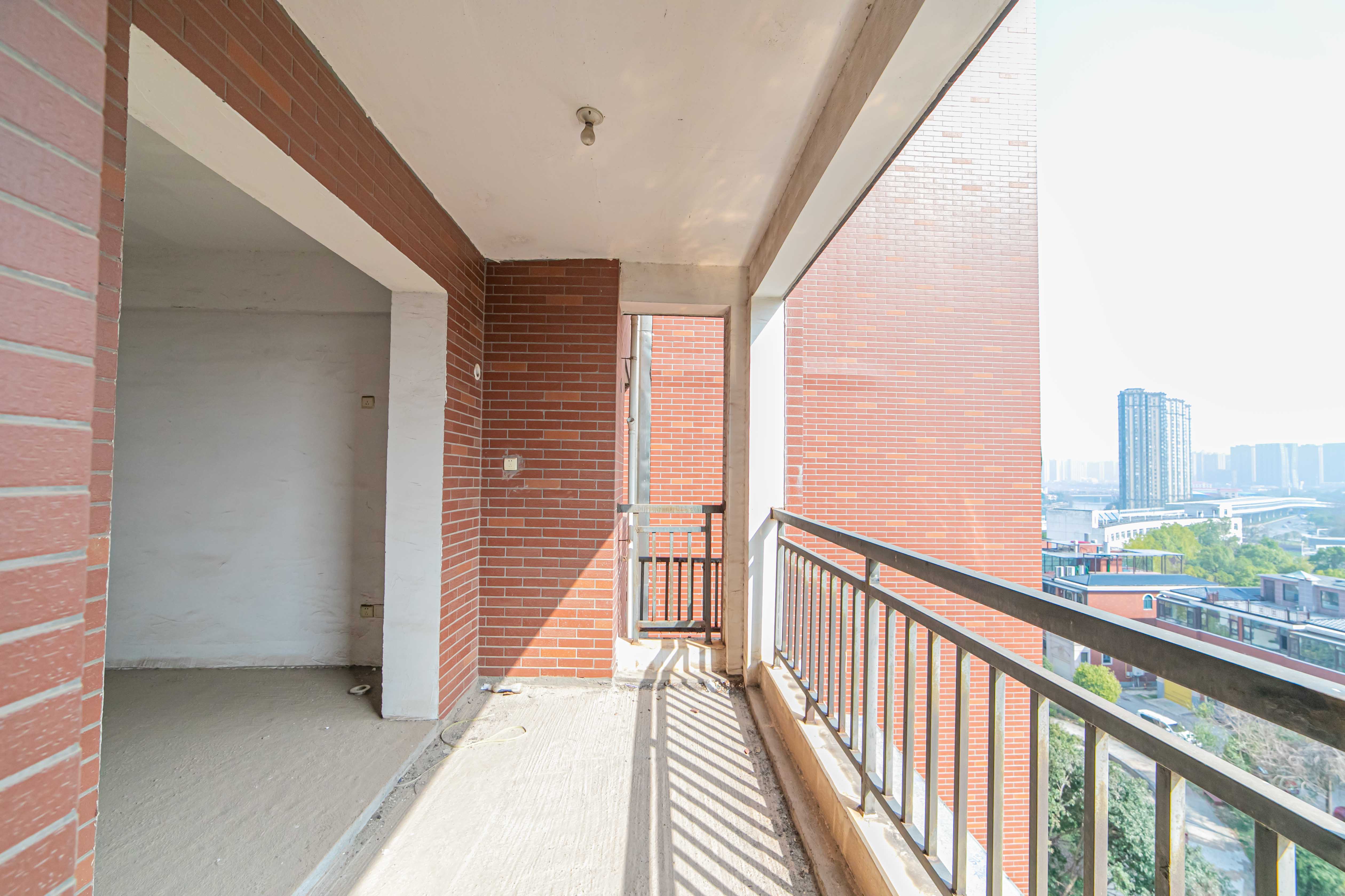 淞雅苑  4室2厅2卫    115.0万 淞雅苑  4室2厅2卫    115.0万阳台