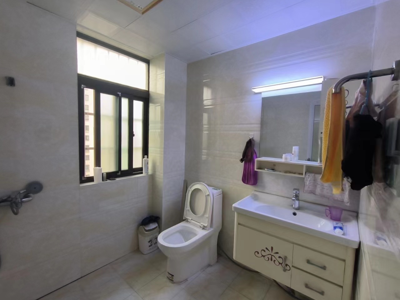 金路小区(杨柳村罗家冲) 3室2厅2卫 100.00万 金路小区(杨柳村罗家冲) 3室2厅2卫 100.00万室内图