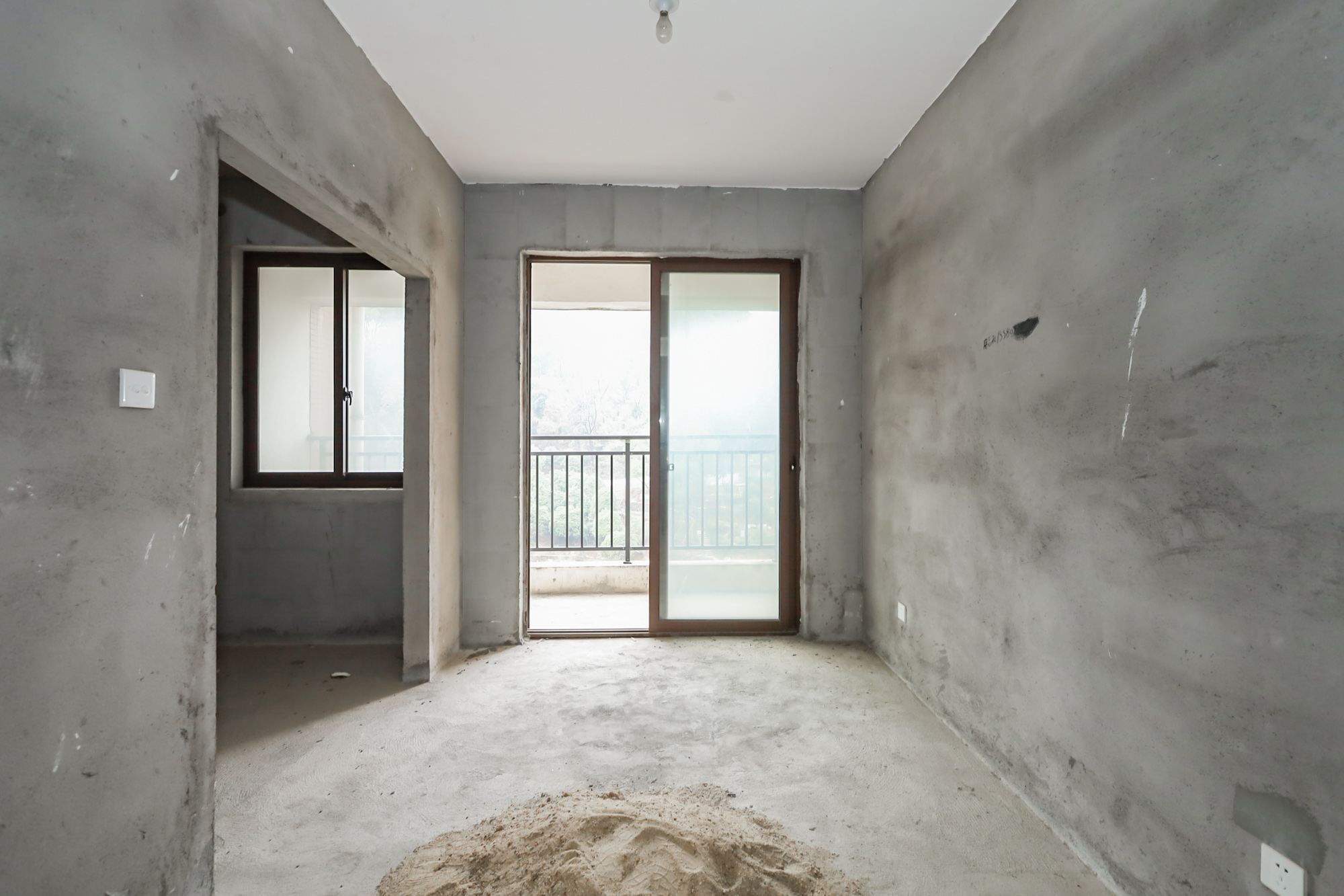 盛景谷山里 4室2厅2卫 160.00万 盛景谷山里 4室2厅2卫 160.00万客厅