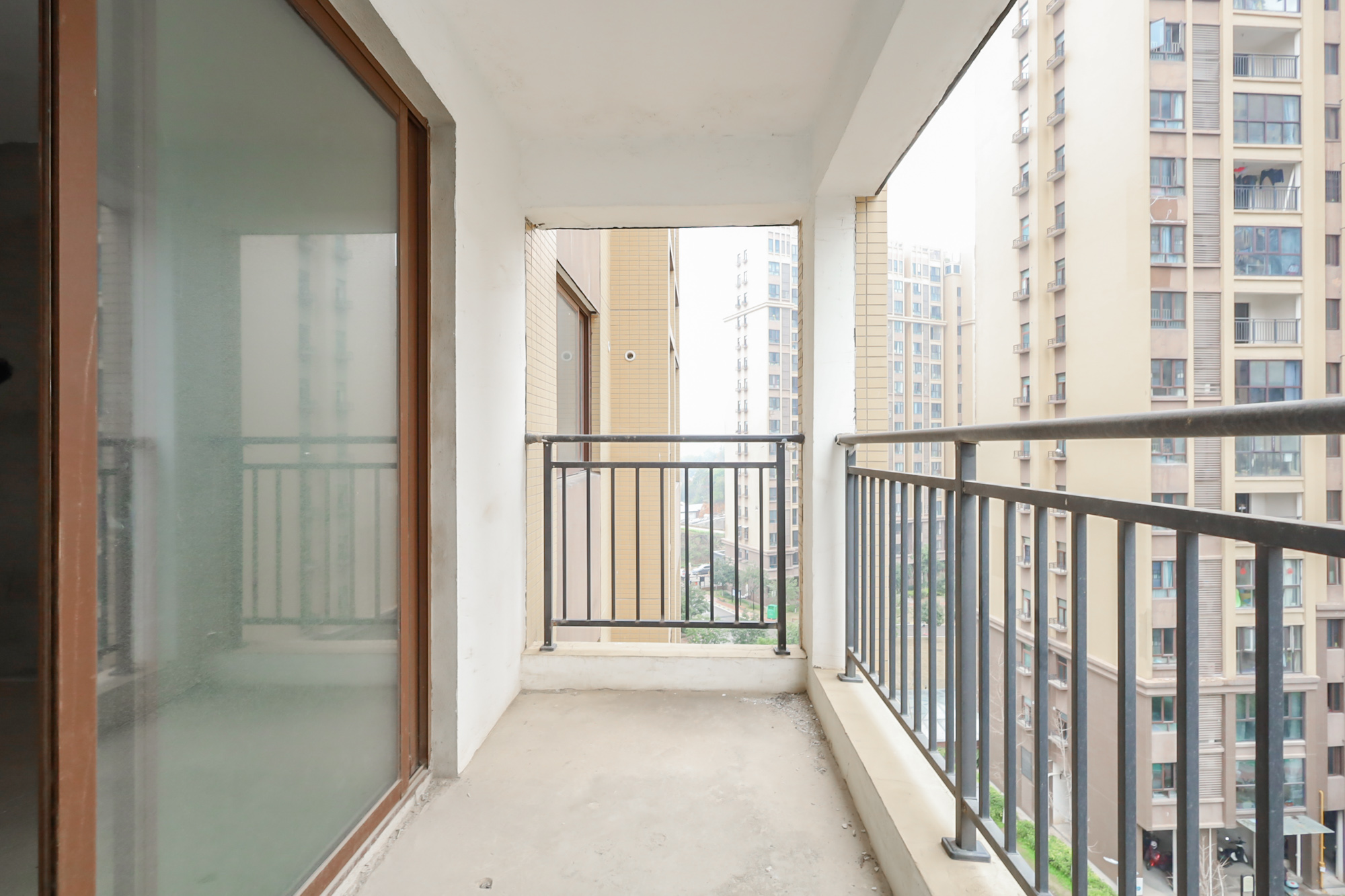 盛景谷山里 4室2厅2卫 160.00万 盛景谷山里 4室2厅2卫 160.00万阳台