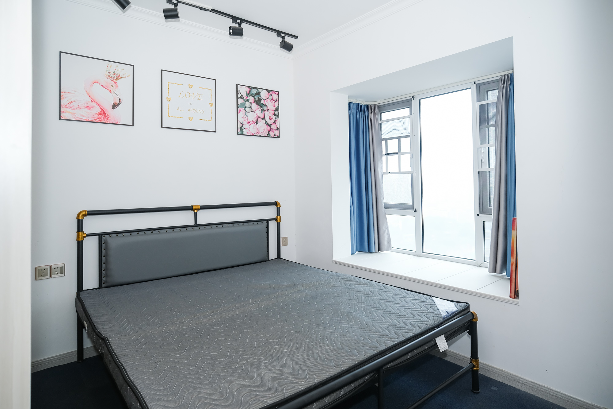 荣盛花语城 3室2厅1卫 68.80万 荣盛花语城 3室2厅1卫 68.80万卧室