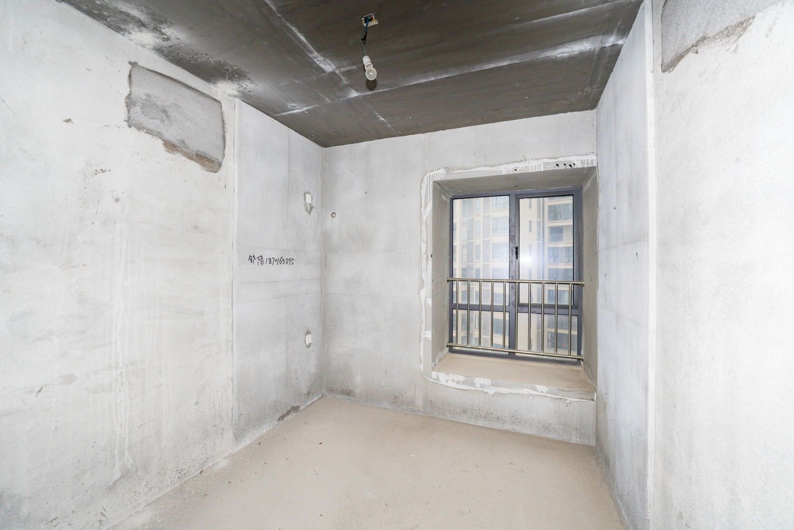 五江书香苑  3室2厅2卫    190.0万卧室