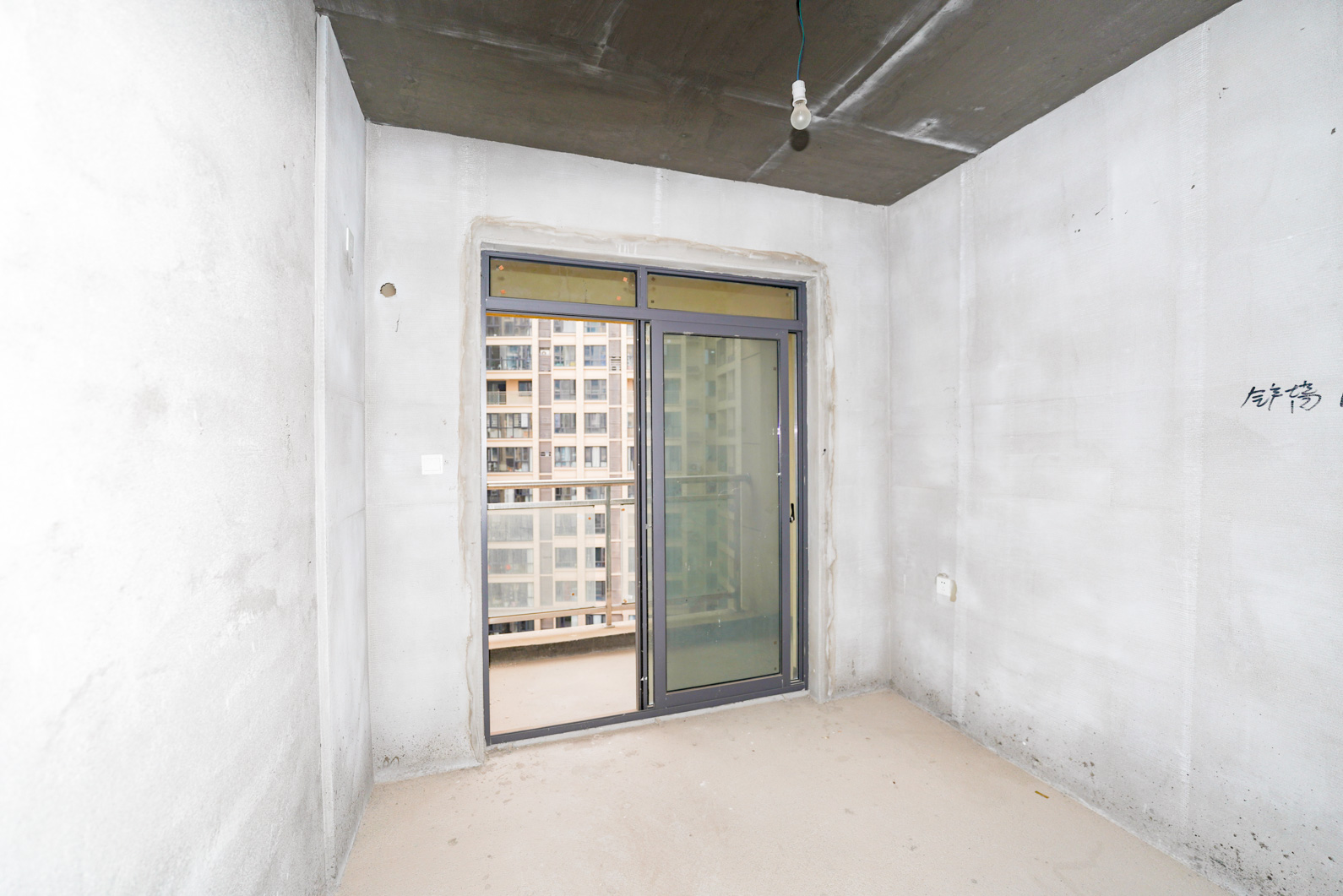 五江书香苑  3室2厅2卫    190.0万卧室