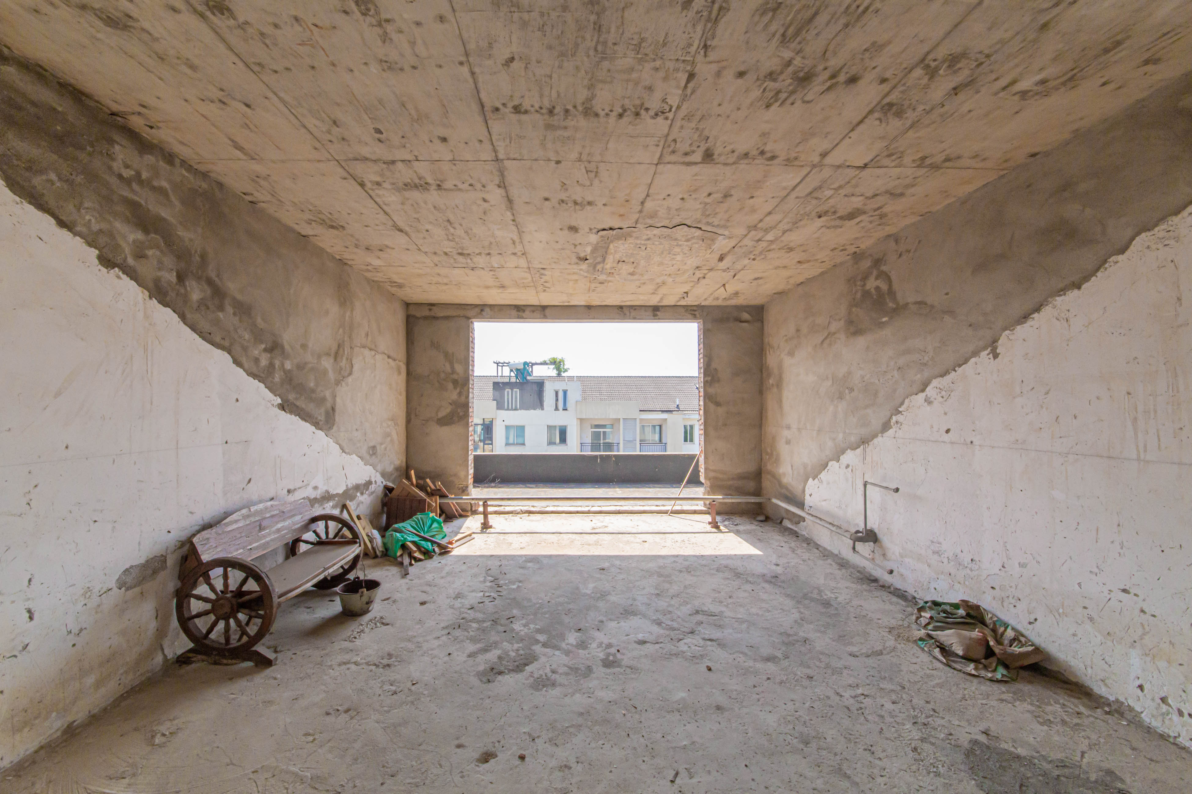 九峰小区(一二三四区)  5室2厅2卫    358.0万 九峰小区(一二三四区)  5室2厅2卫    358.0万