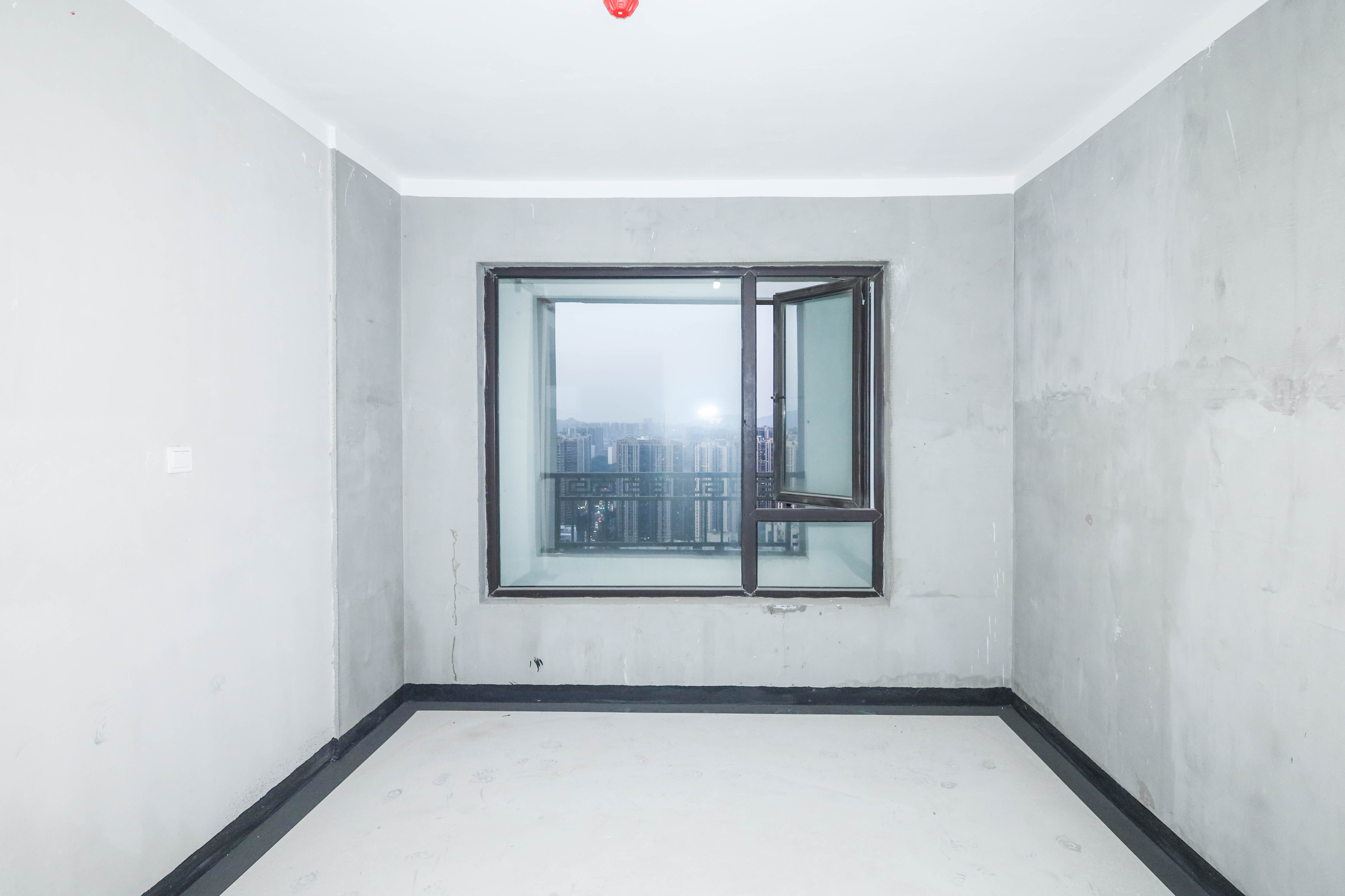 建发央著  5室2厅3卫   315.00万其他