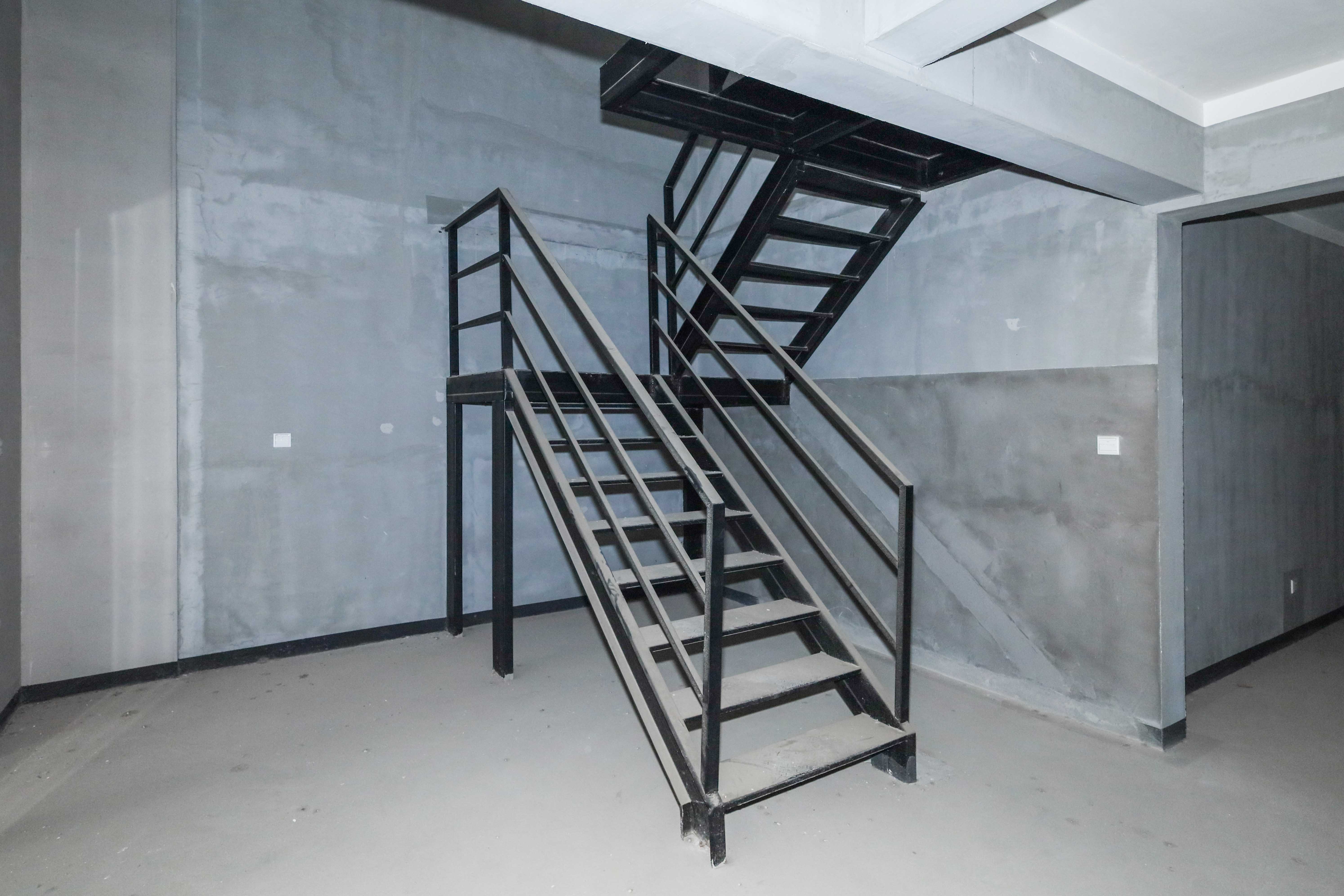 建发央著  4室2厅2卫   300.00万客厅