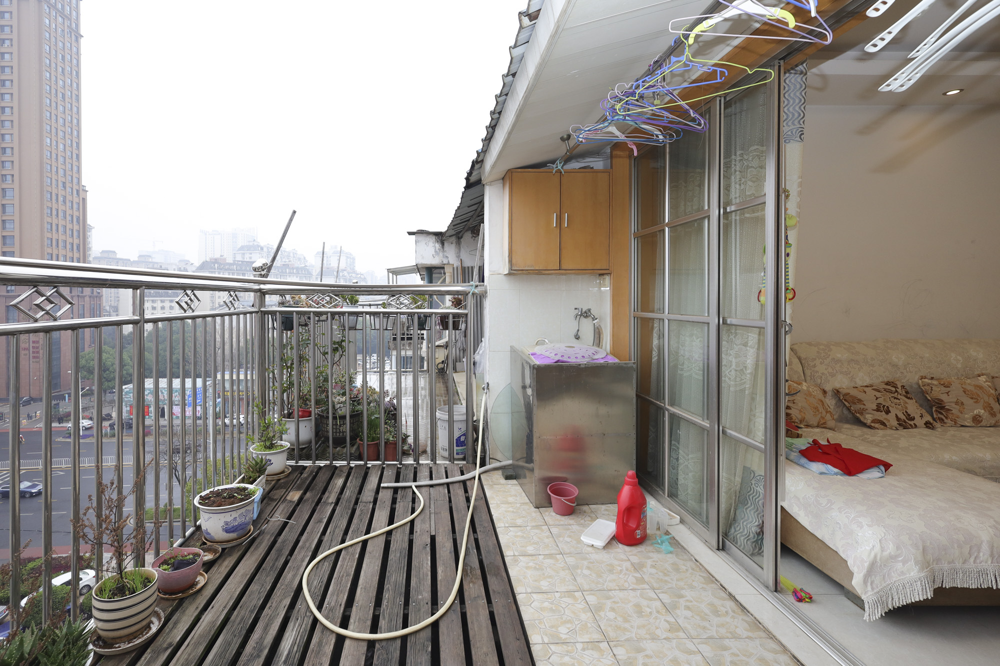 西江庭院（盐业集团宿舍）  2室2厅1卫   75.00万阳台