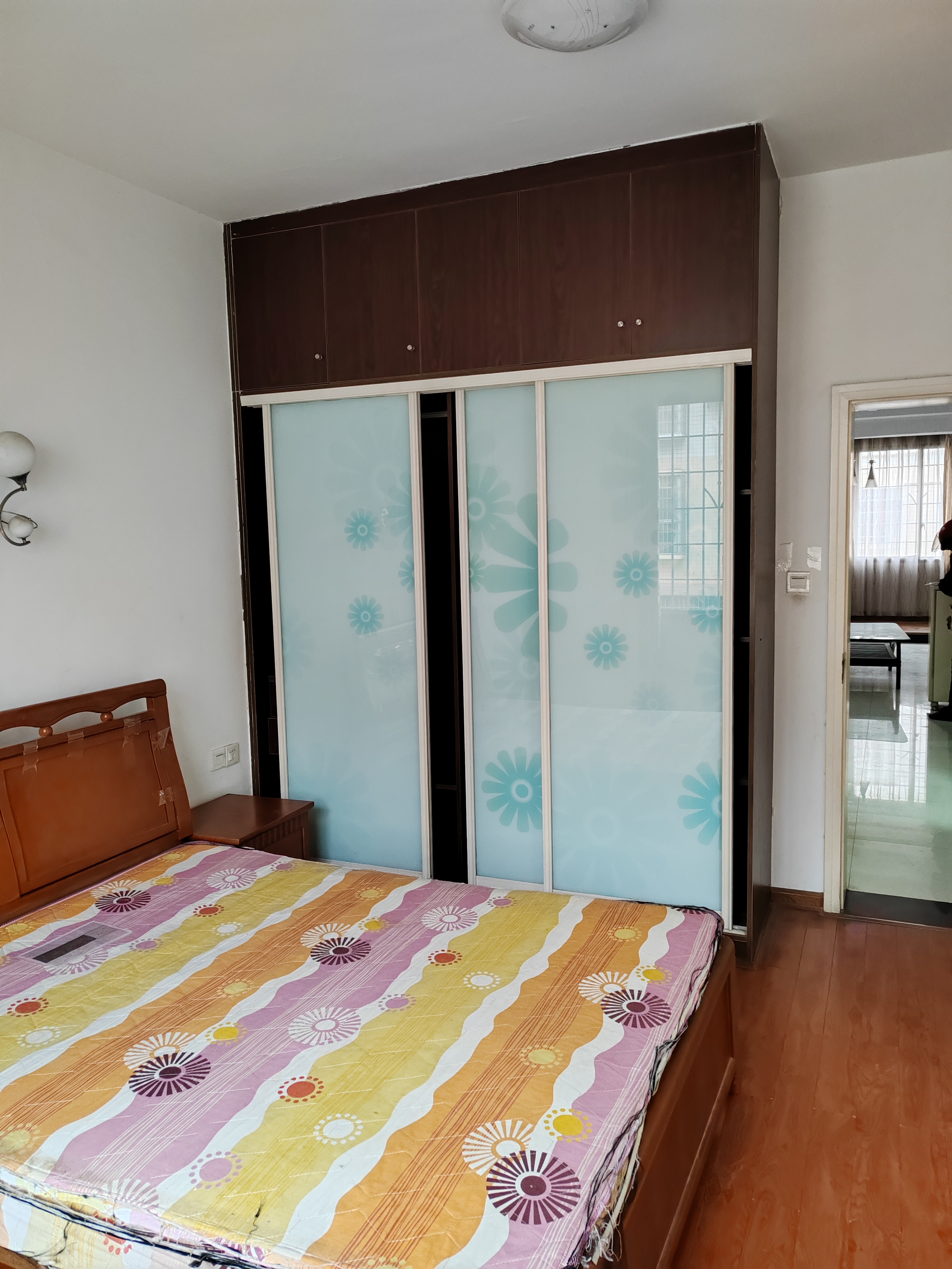 五江建材城 3室2厅2卫 1100.00元/月 五江建材城 3室2厅2卫 1100.00元/月室内图