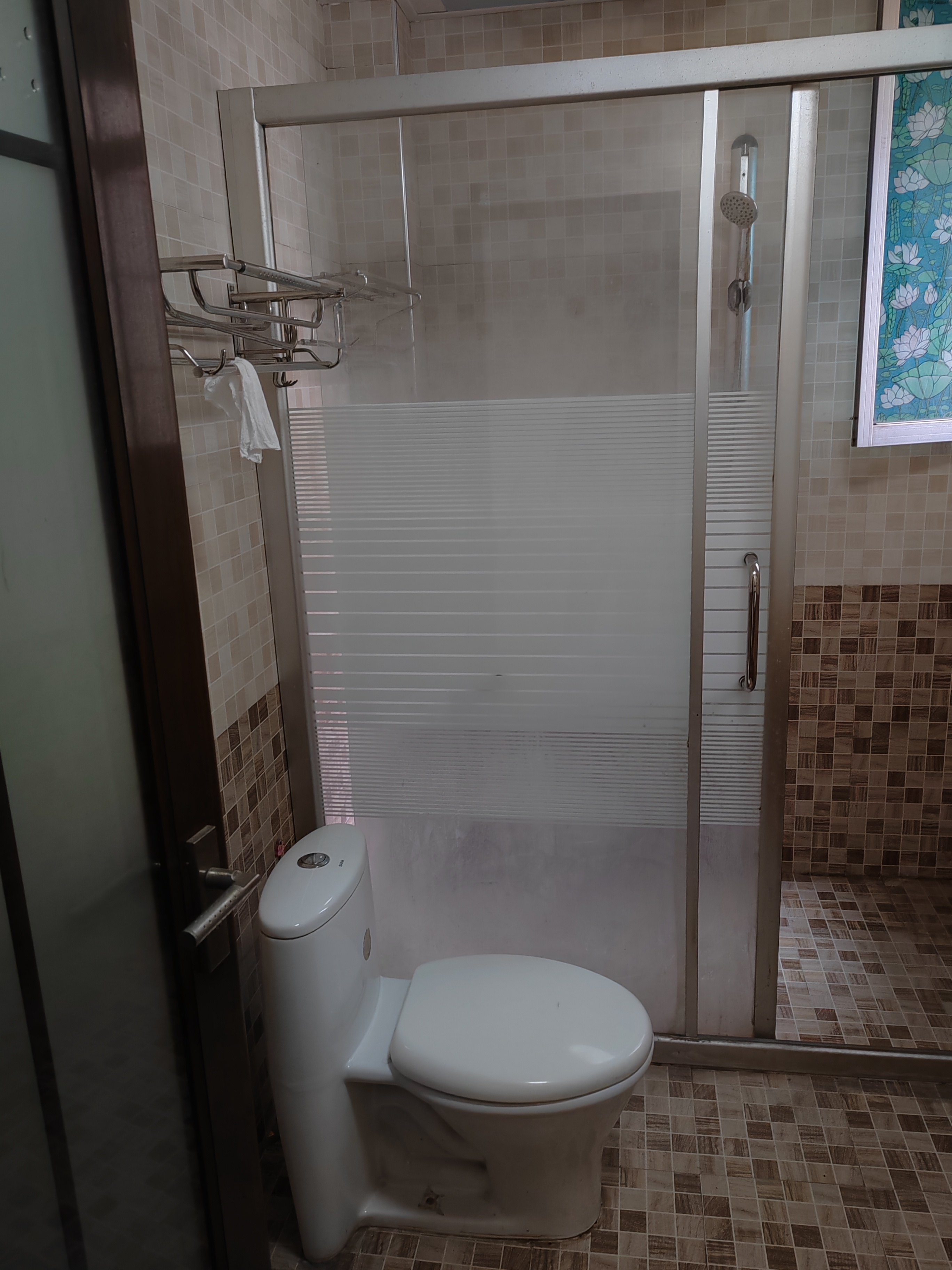 五江建材城 3室2厅2卫 1100.00元/月 五江建材城 3室2厅2卫 1100.00元/月室内图