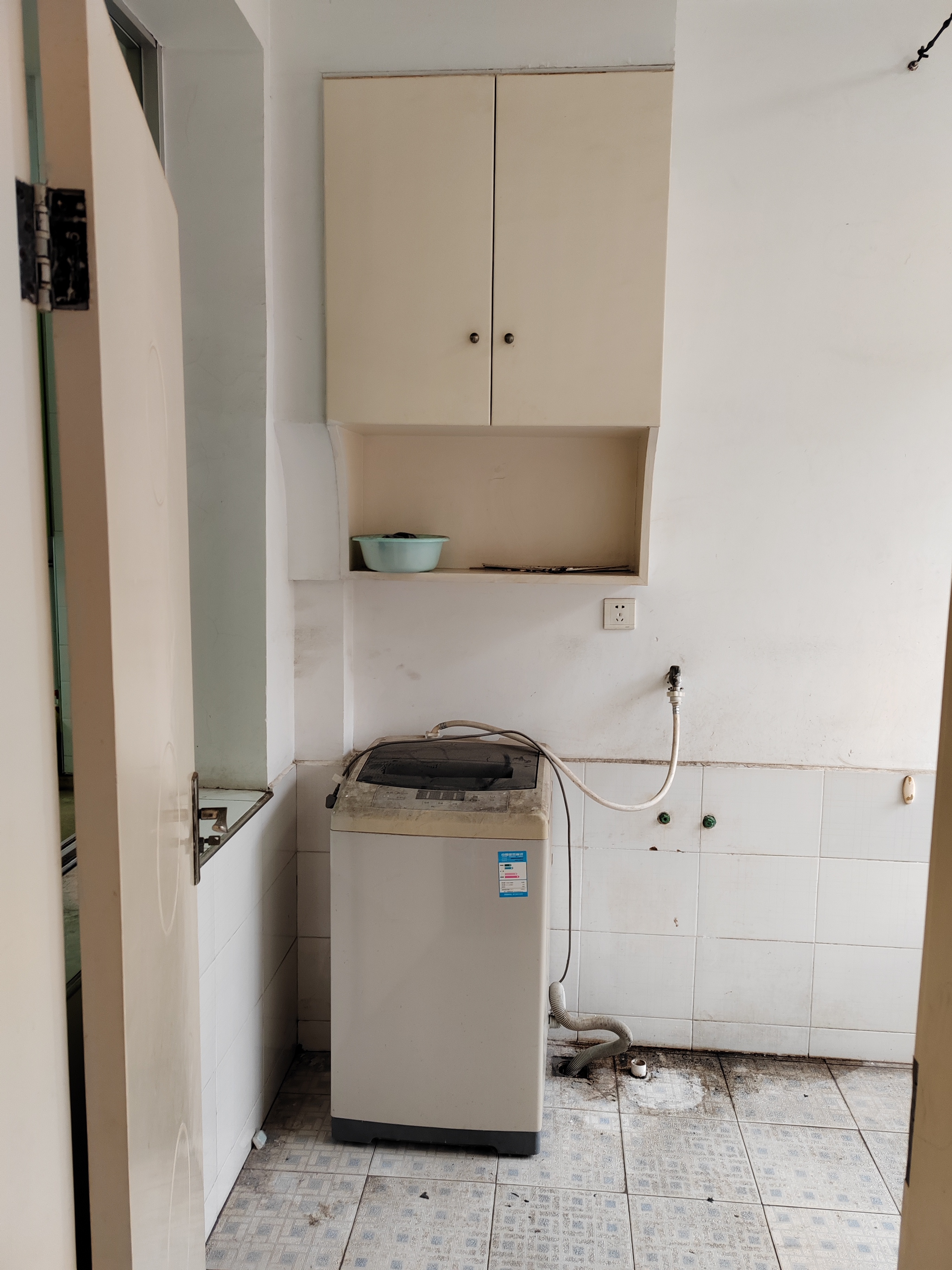 五江建材城 3室2厅2卫 1100.00元/月 五江建材城 3室2厅2卫 1100.00元/月室内图