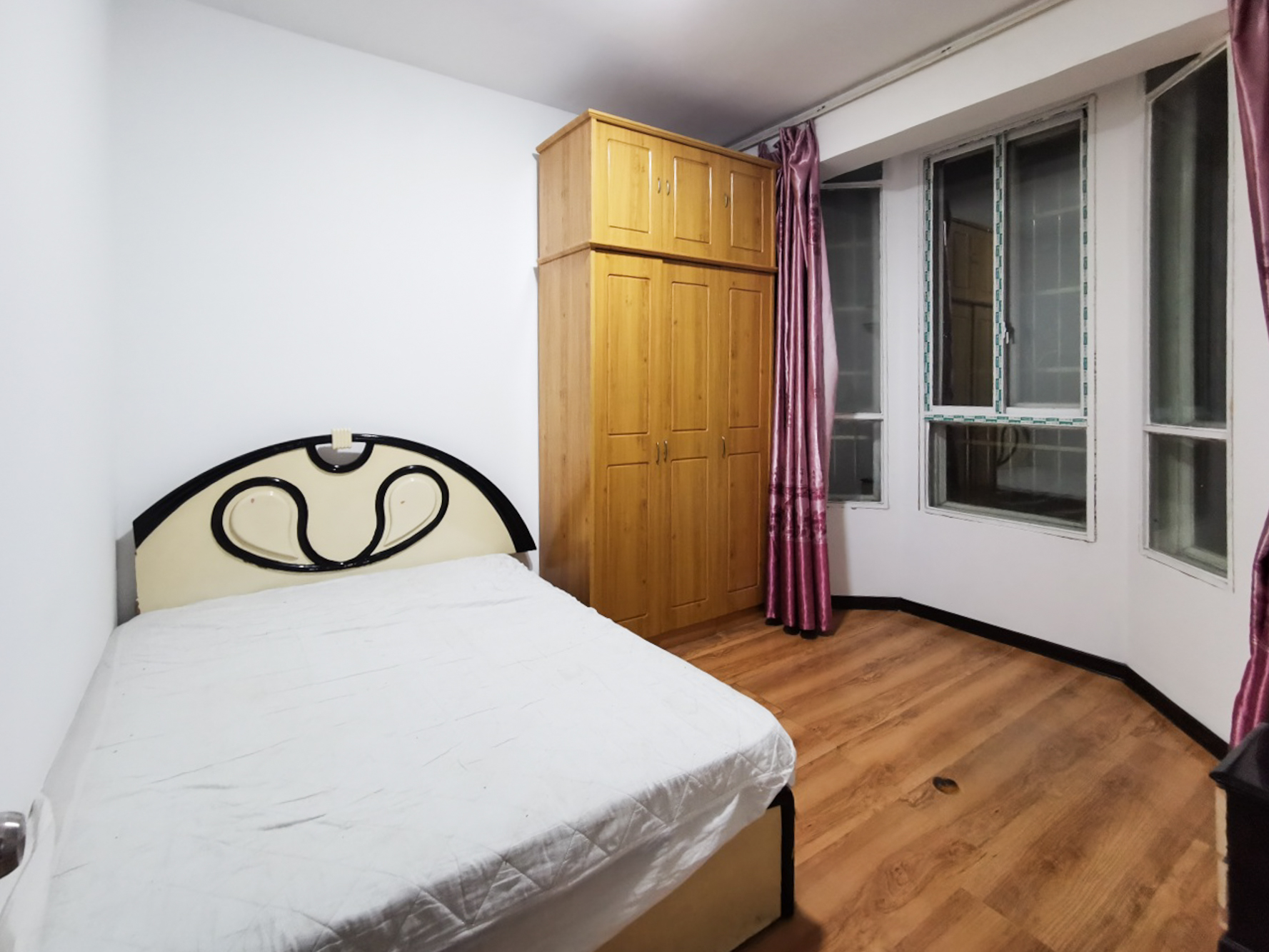 山水人家三期 3室2厅2卫 78.00万 山水人家三期 3室2厅2卫 78.00万卧室