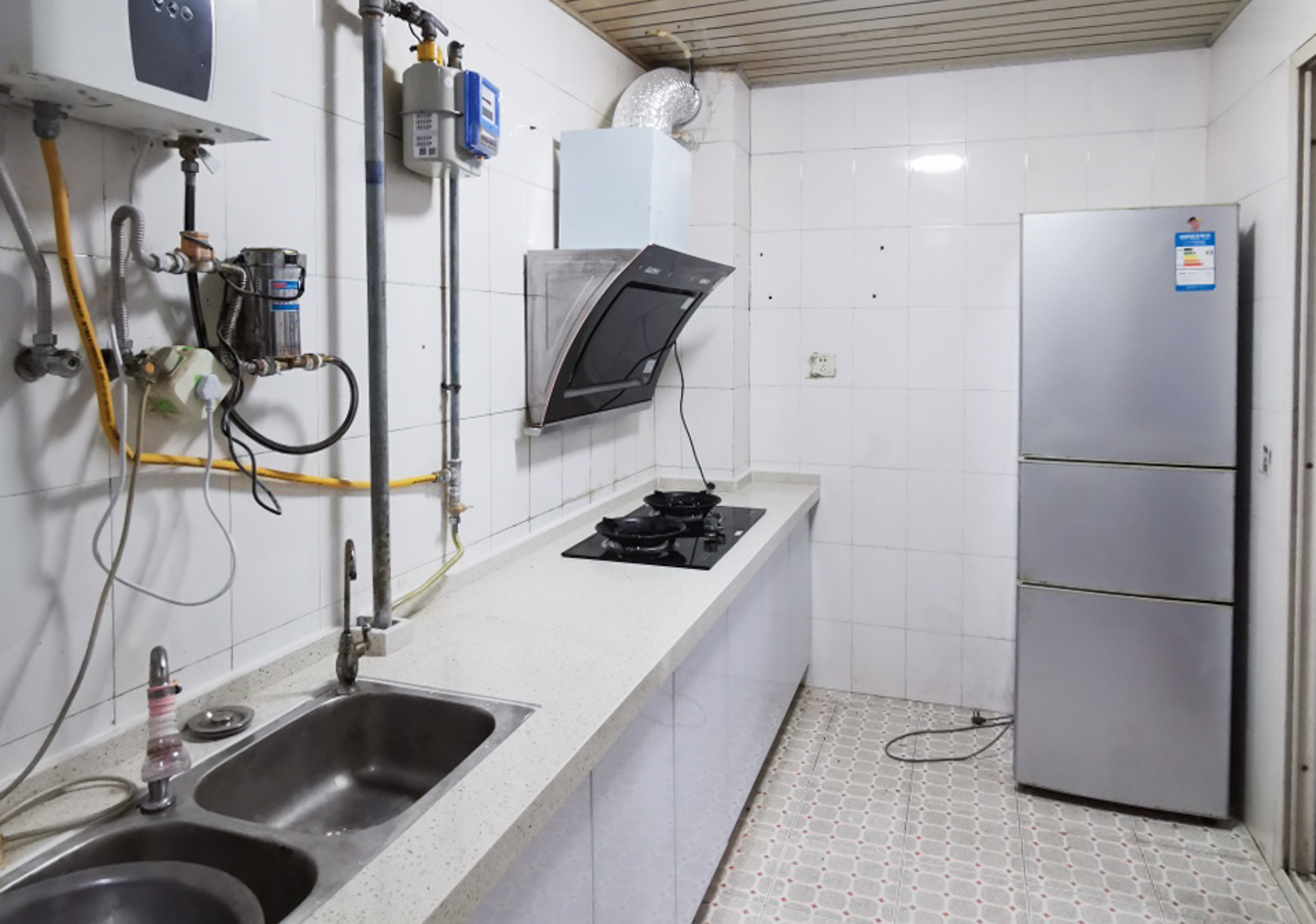 山水人家三期 3室2厅2卫 78.00万 山水人家三期 3室2厅2卫 78.00万厨房