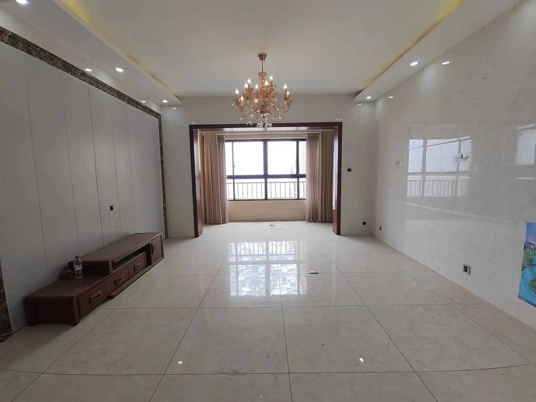 三一歌雅郡 5室2厅3卫 93.80万 三一歌雅郡 5室2厅3卫 93.80万室内图