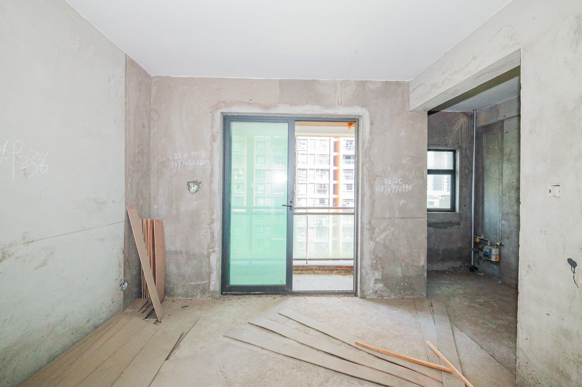 海伦春天  3室2厅1卫   87.50万 海伦春天  3室2厅1卫   87.50万客厅