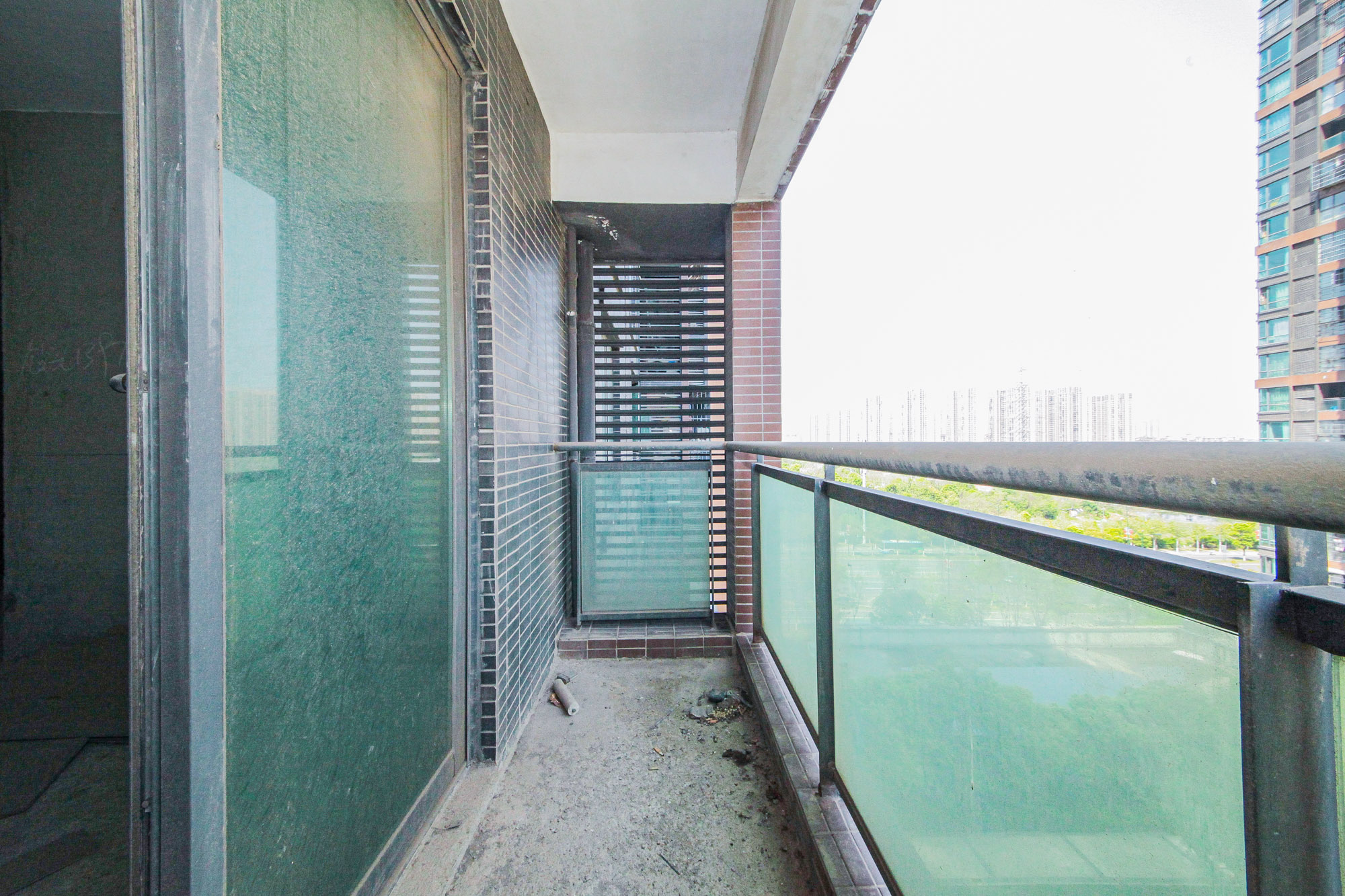 海伦春天  3室2厅1卫   87.50万 海伦春天  3室2厅1卫   87.50万阳台