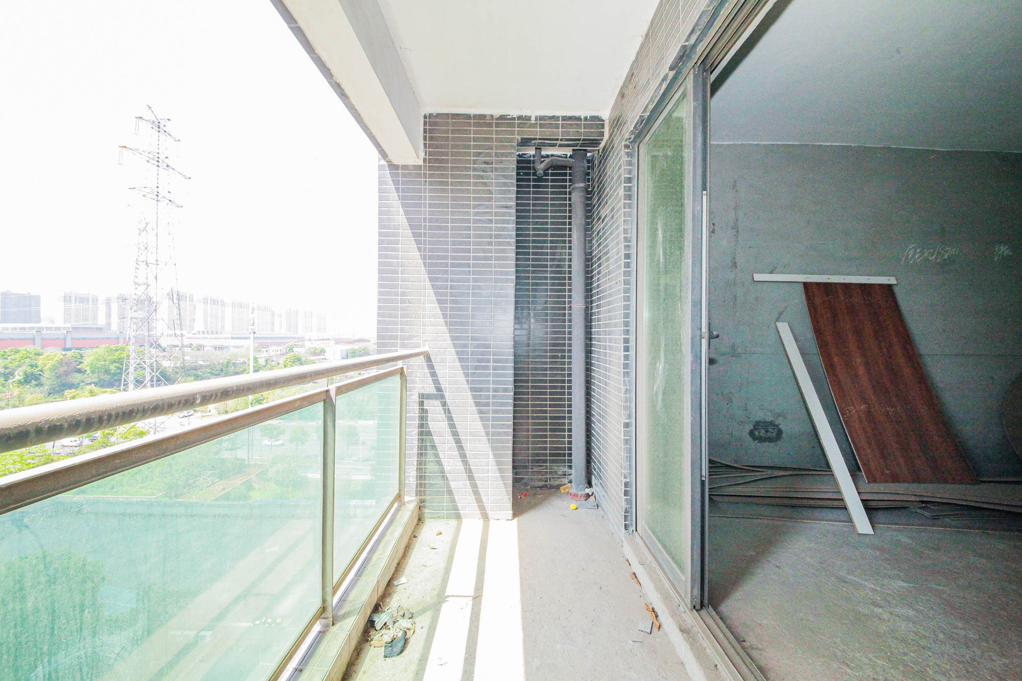 海伦春天  3室2厅1卫   87.50万 海伦春天  3室2厅1卫   87.50万阳台