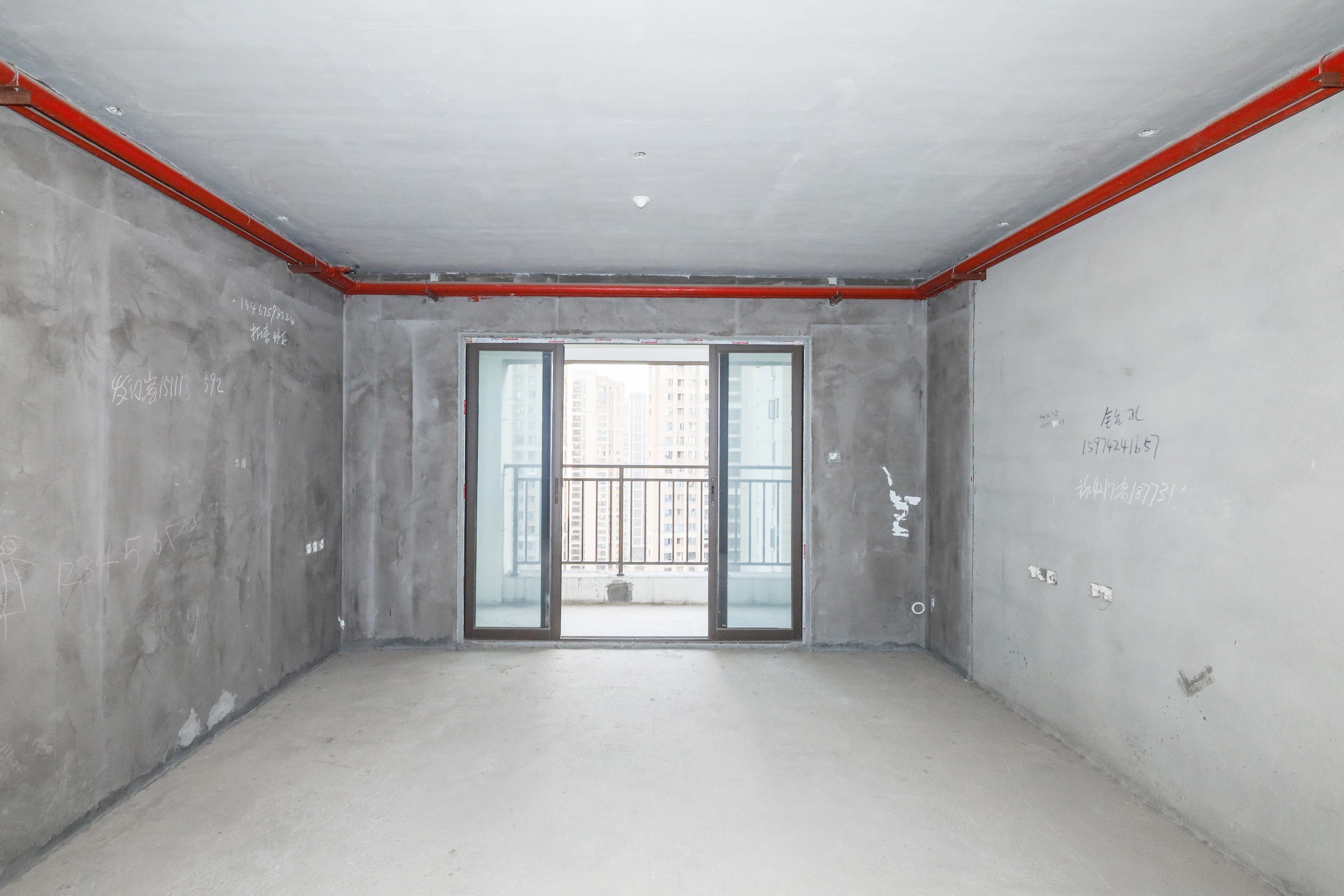 卓越浅水湾 4室2厅2卫 130.0万 卓越浅水湾 4室2厅2卫 130.0万客厅