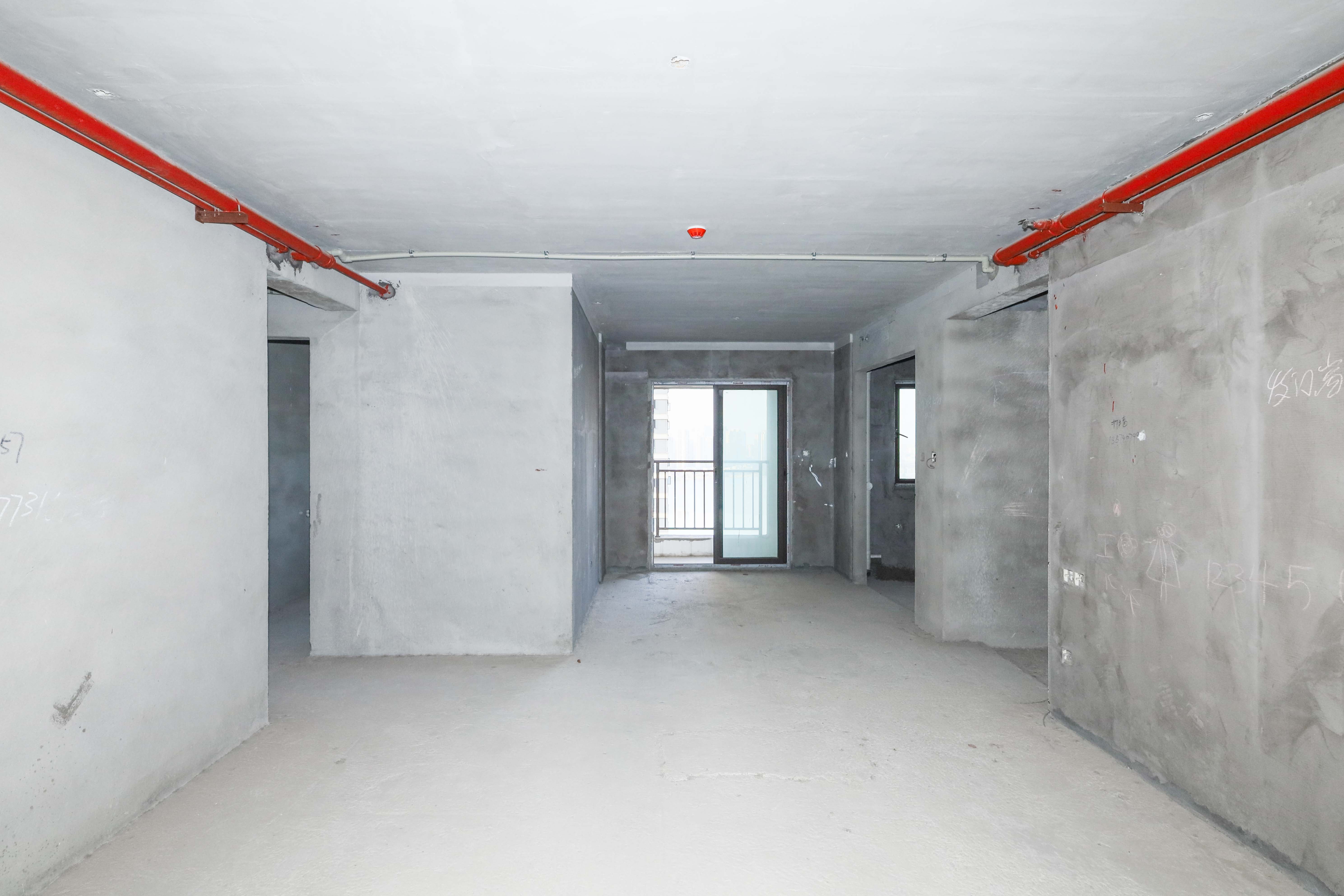 卓越浅水湾 4室2厅2卫 130.0万 卓越浅水湾 4室2厅2卫 130.0万客厅