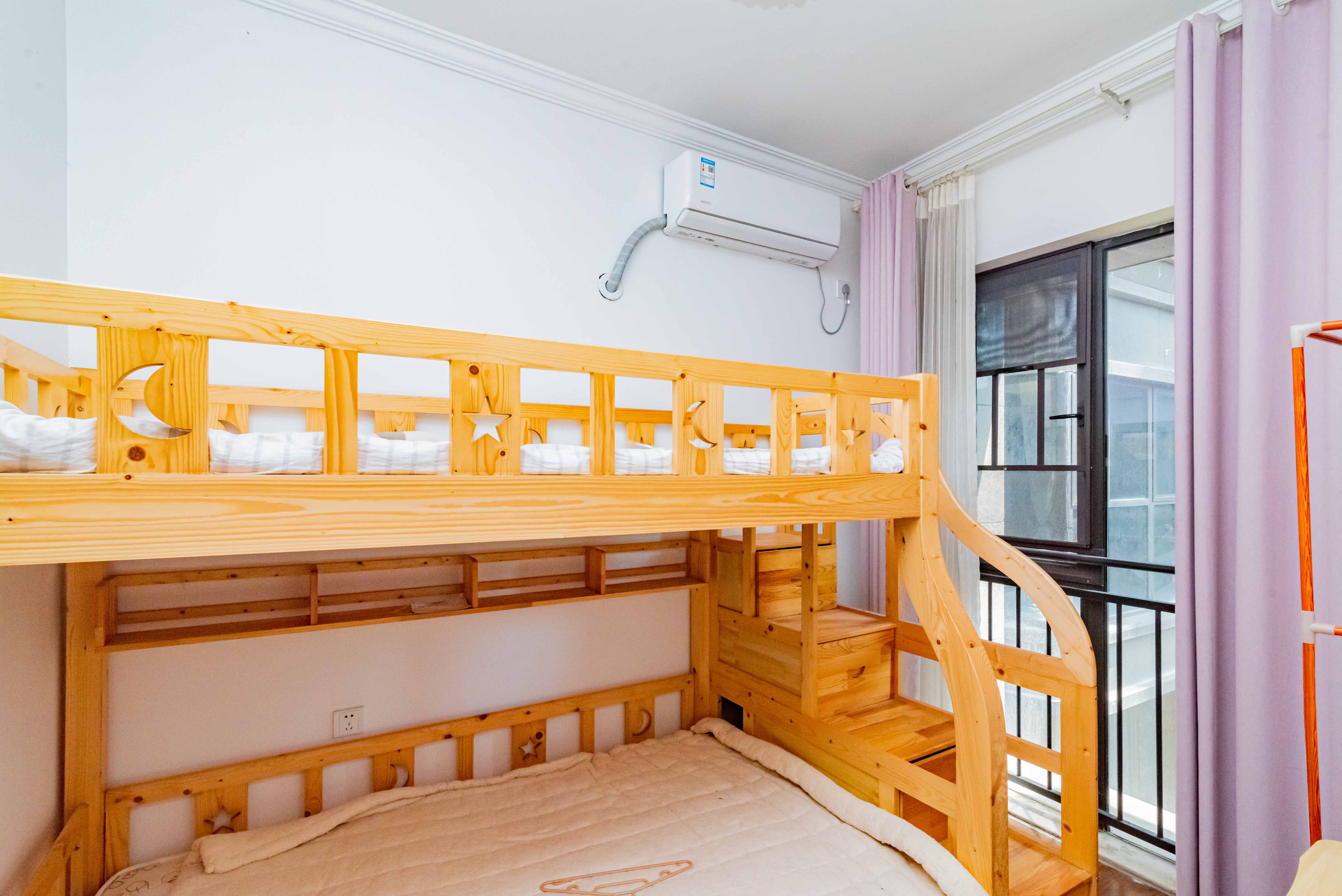 旺德府恺悦国际  3室2厅1卫   69.00万 旺德府恺悦国际  3室2厅1卫   69.00万卧室