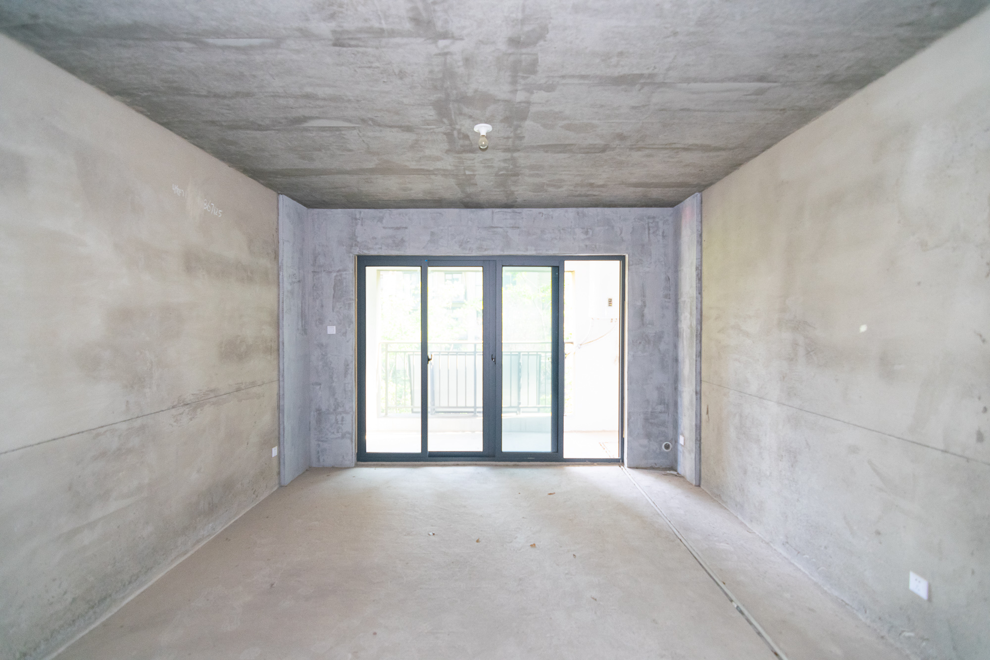 澳海澜庭 5室2厅2卫 105.0万 澳海澜庭 5室2厅2卫 105.0万客厅