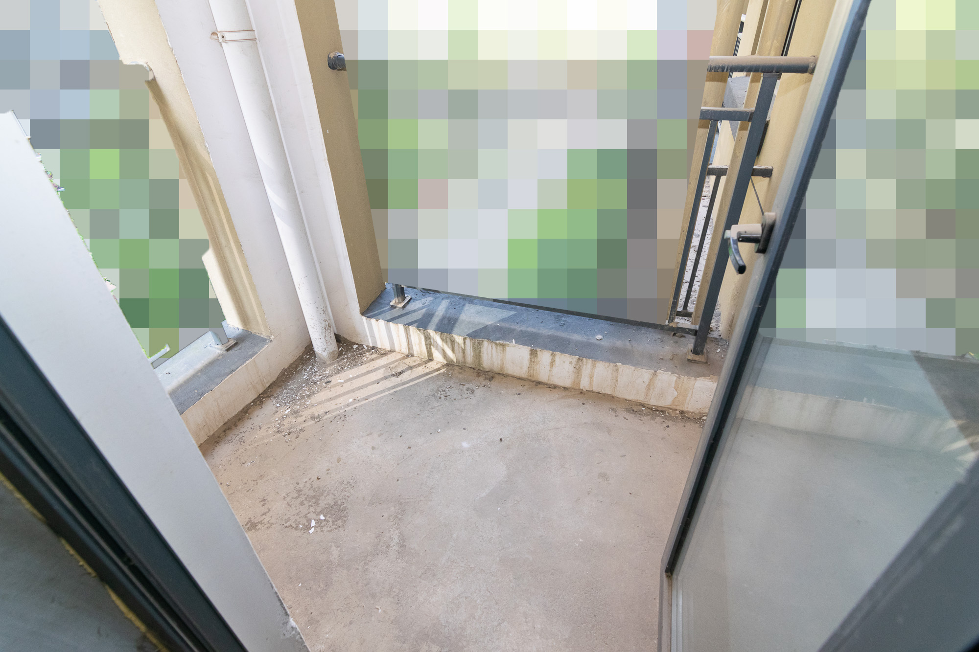 澳海澜庭 5室2厅2卫 105.0万 澳海澜庭 5室2厅2卫 105.0万阳台