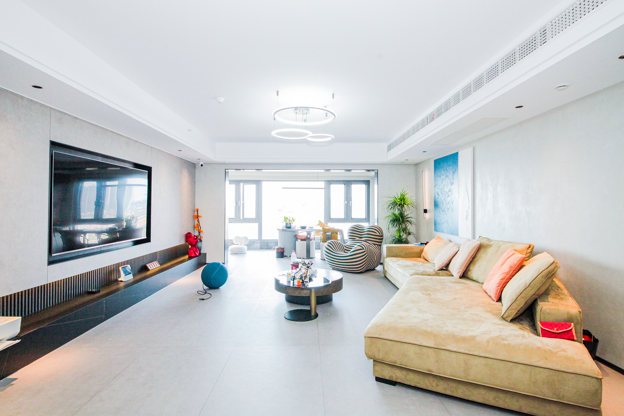 碧桂园威尼斯城  4室2厅2卫    370.98万 碧桂园威尼斯城  4室2厅2卫    370.98万客厅