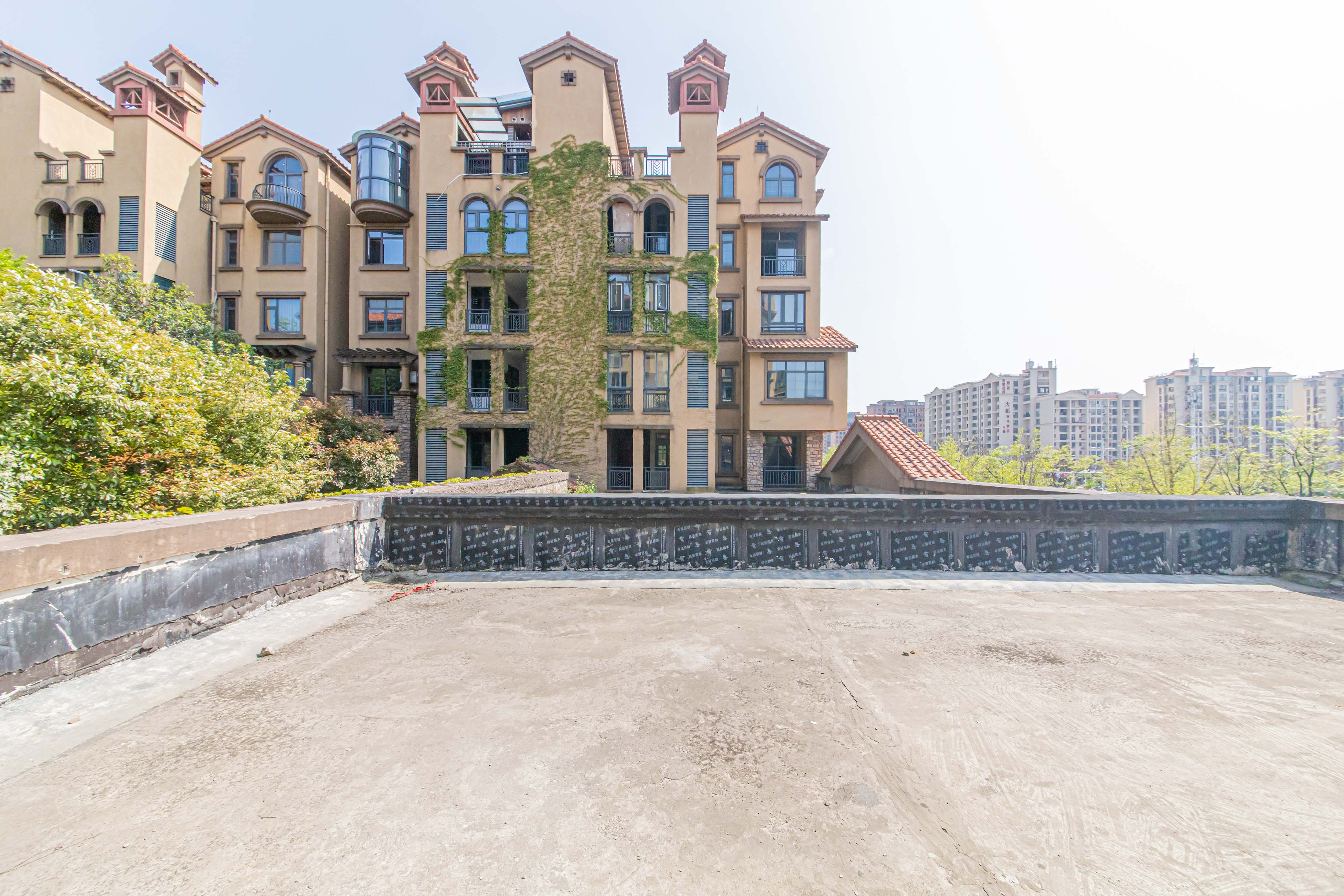 中建芙蓉和苑  3室2厅2卫    281.29万阳台
