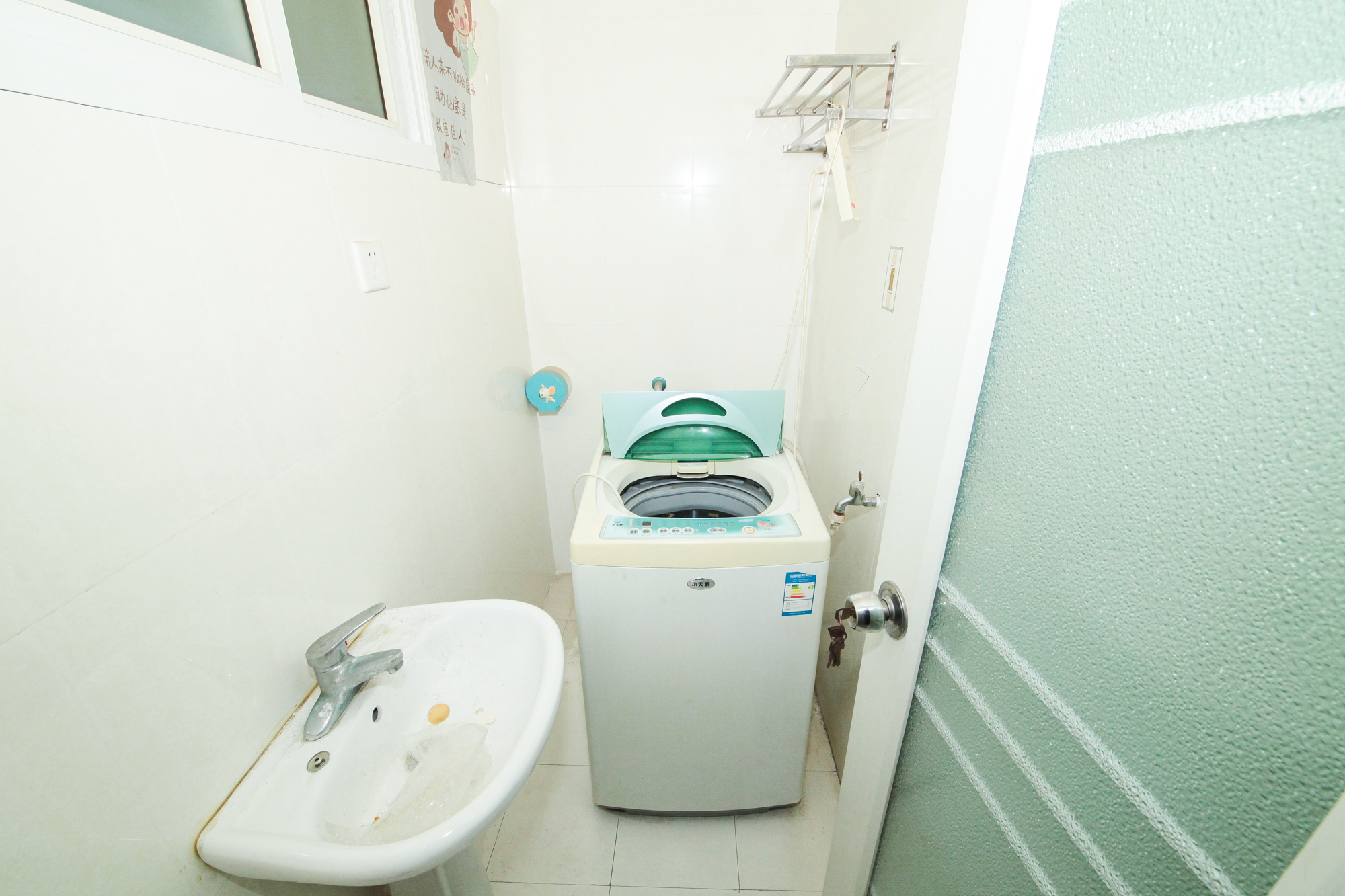 灰埠小区（灰埠社区）  3室2厅1卫   39.00万卫生间