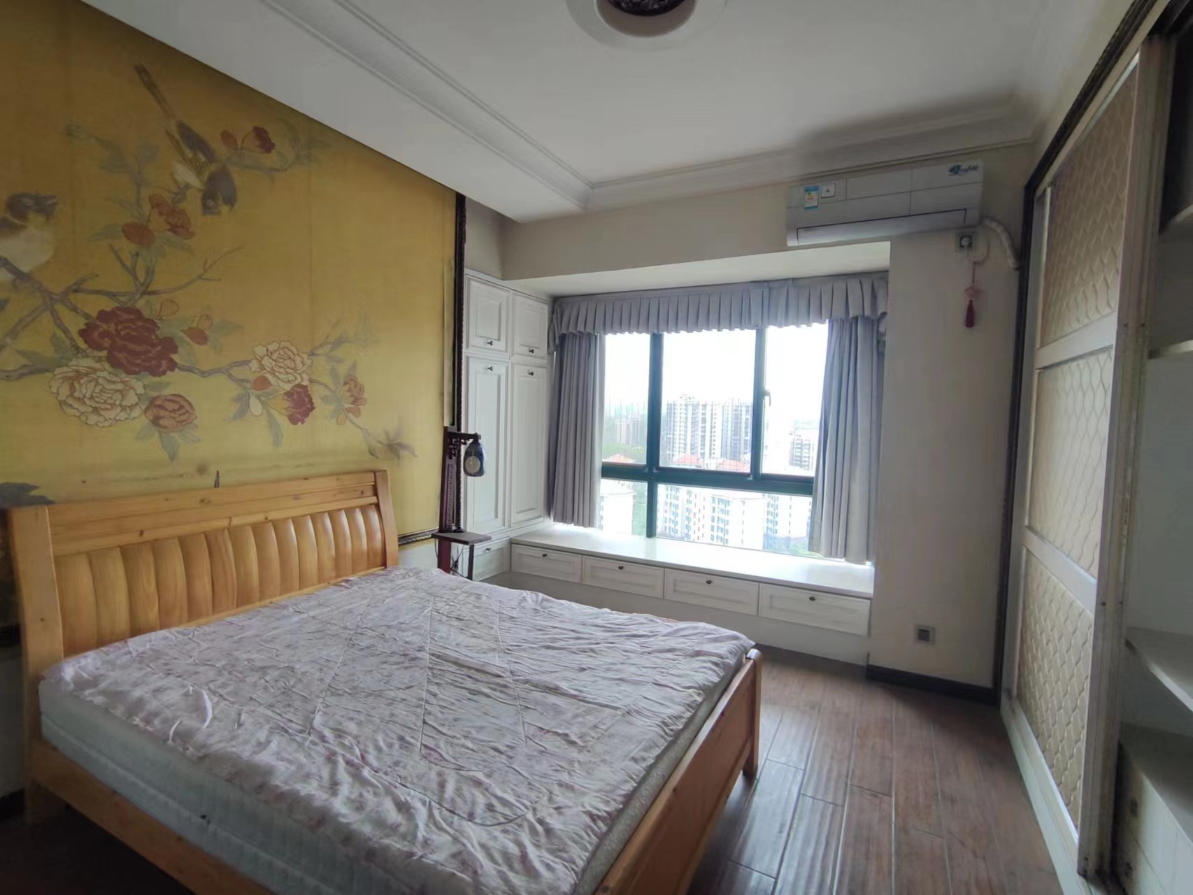 经世皇城 4室2厅2卫 138.0万 经世皇城 4室2厅2卫 138.0万室内图