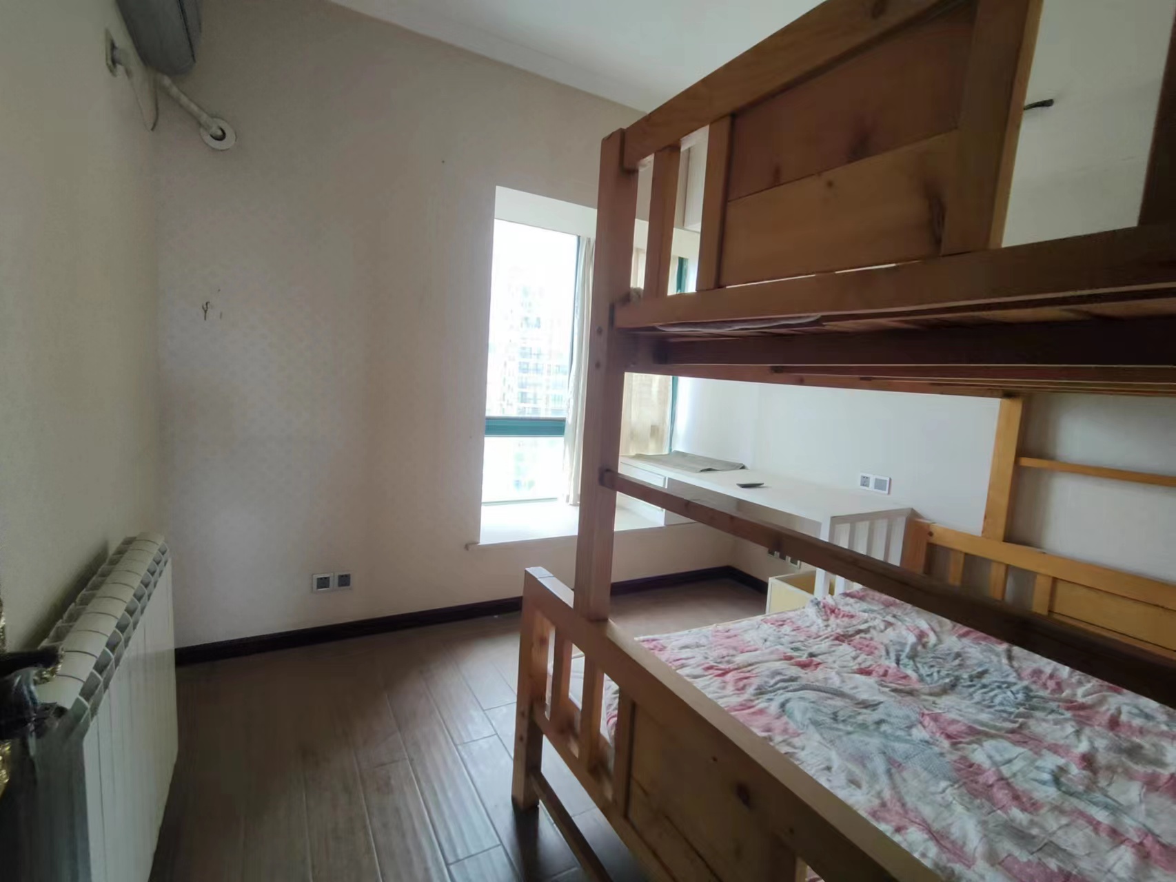 经世皇城 4室2厅2卫 138.0万 经世皇城 4室2厅2卫 138.0万室内图