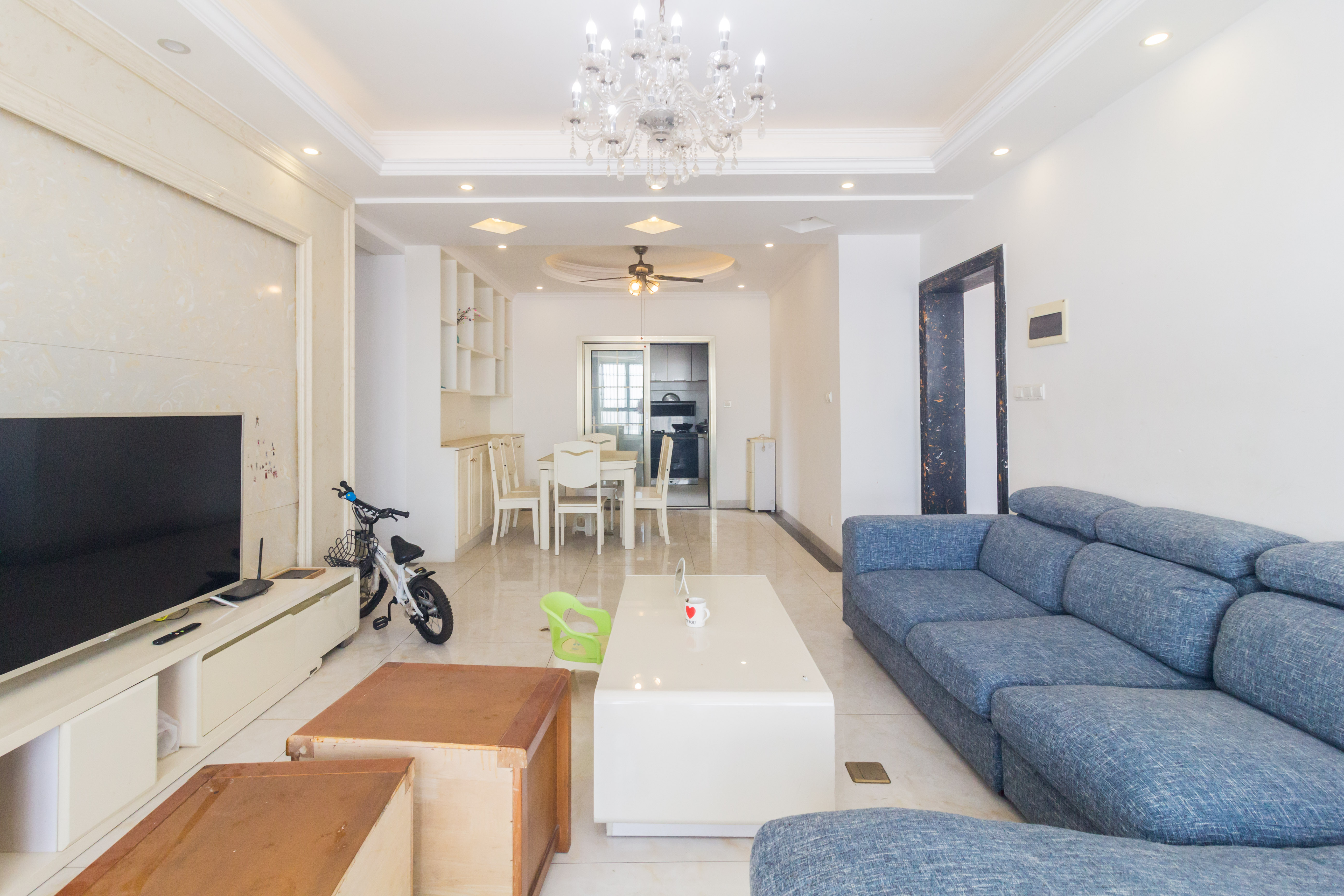 紫华郡  4室2厅2卫    79.8万 紫华郡  4室2厅2卫    79.8万客厅