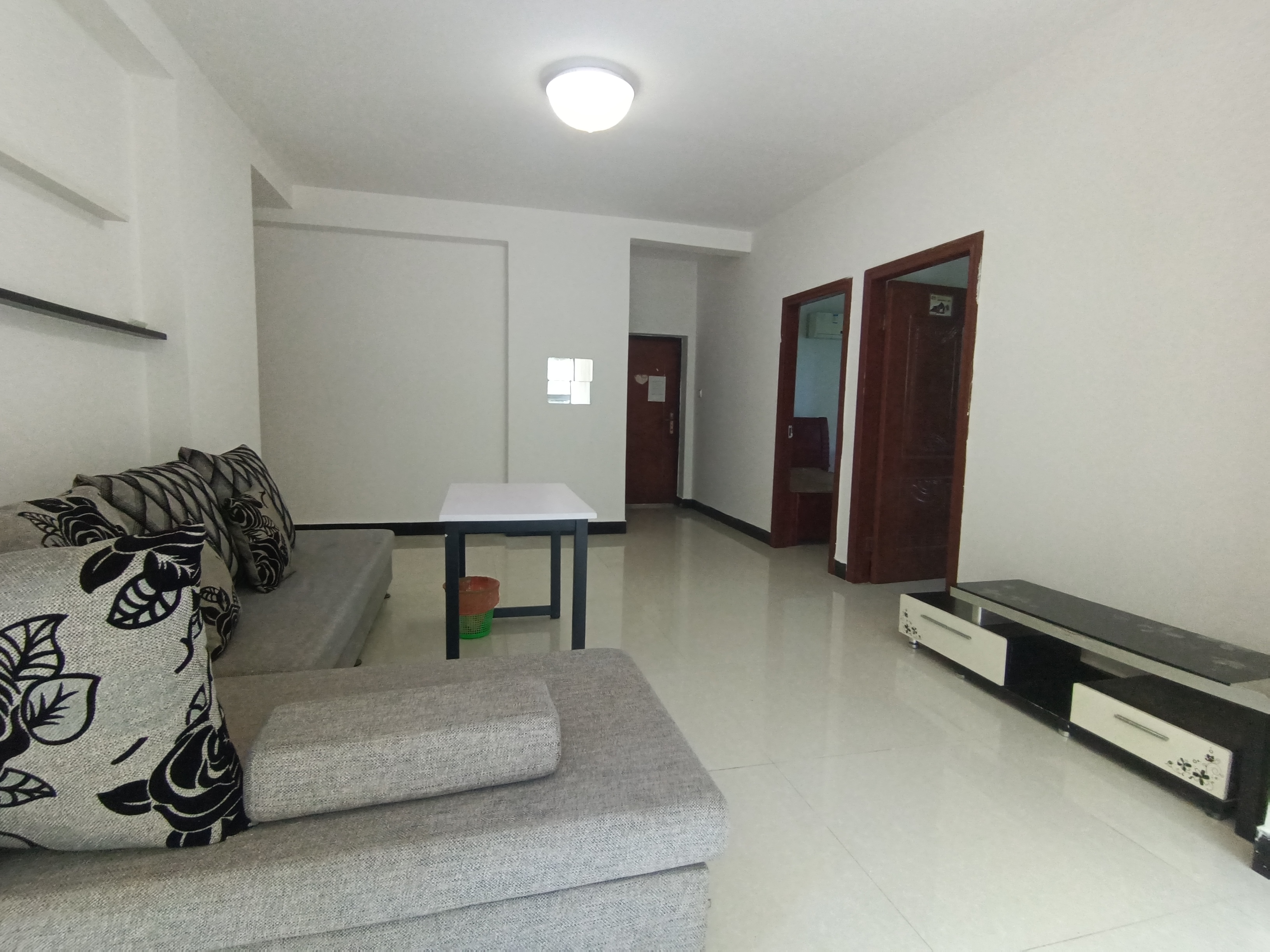 泰山公馆 3室2厅2卫 62.0万 泰山公馆 3室2厅2卫 62.0万室内图