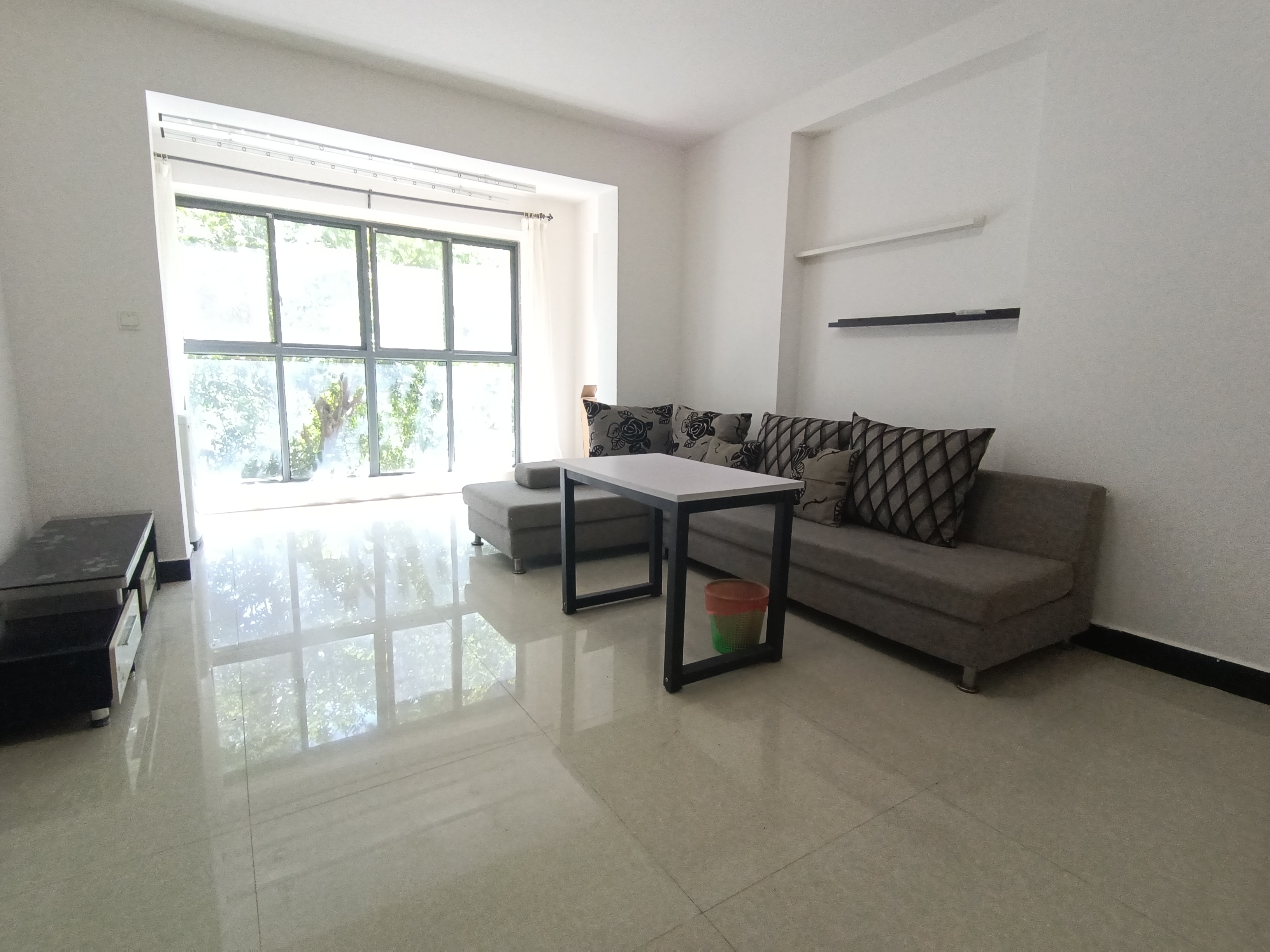 泰山公馆 3室2厅2卫 62.0万 泰山公馆 3室2厅2卫 62.0万室内图