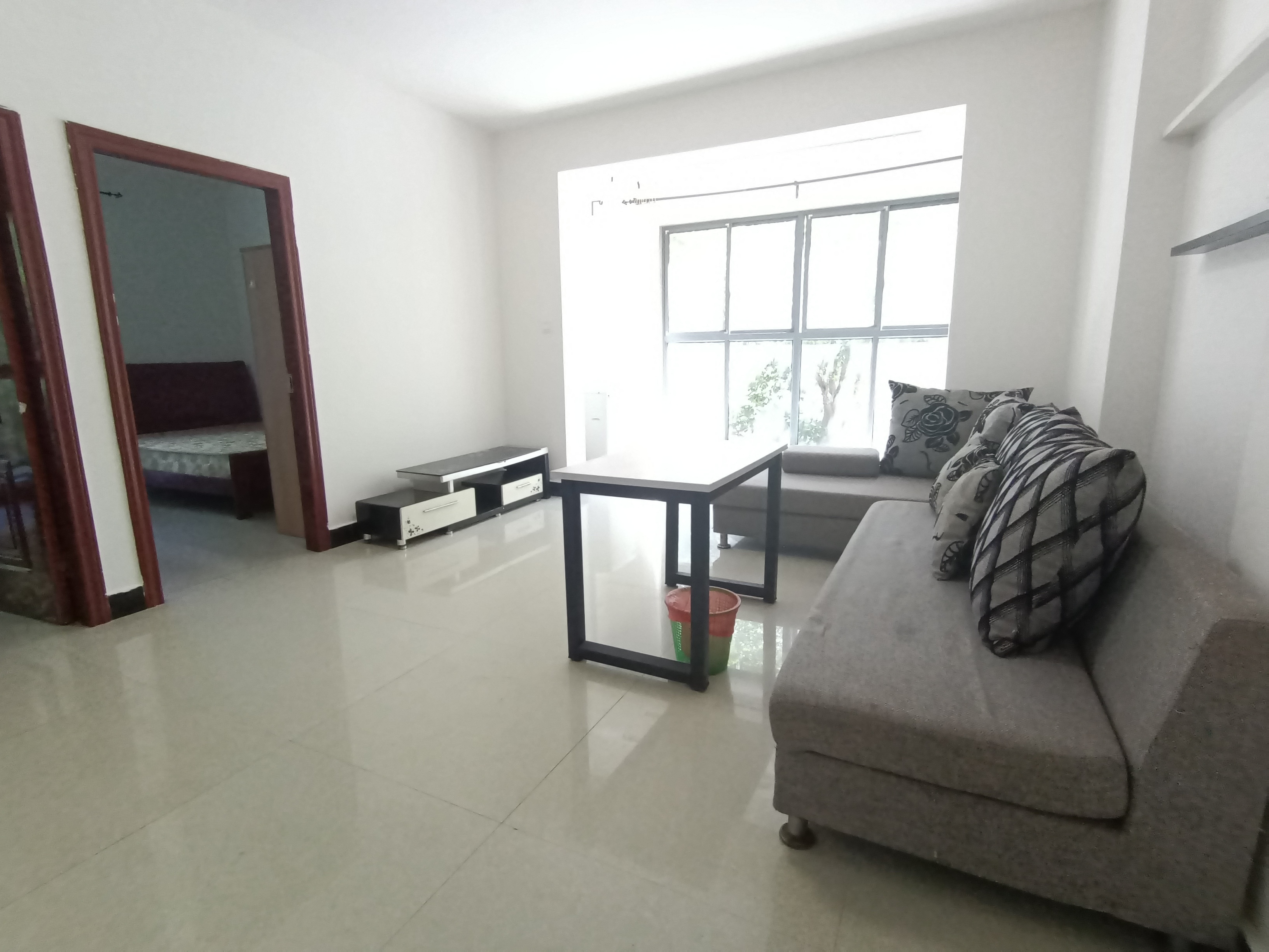 泰山公馆 3室2厅2卫 62.0万 泰山公馆 3室2厅2卫 62.0万室内图