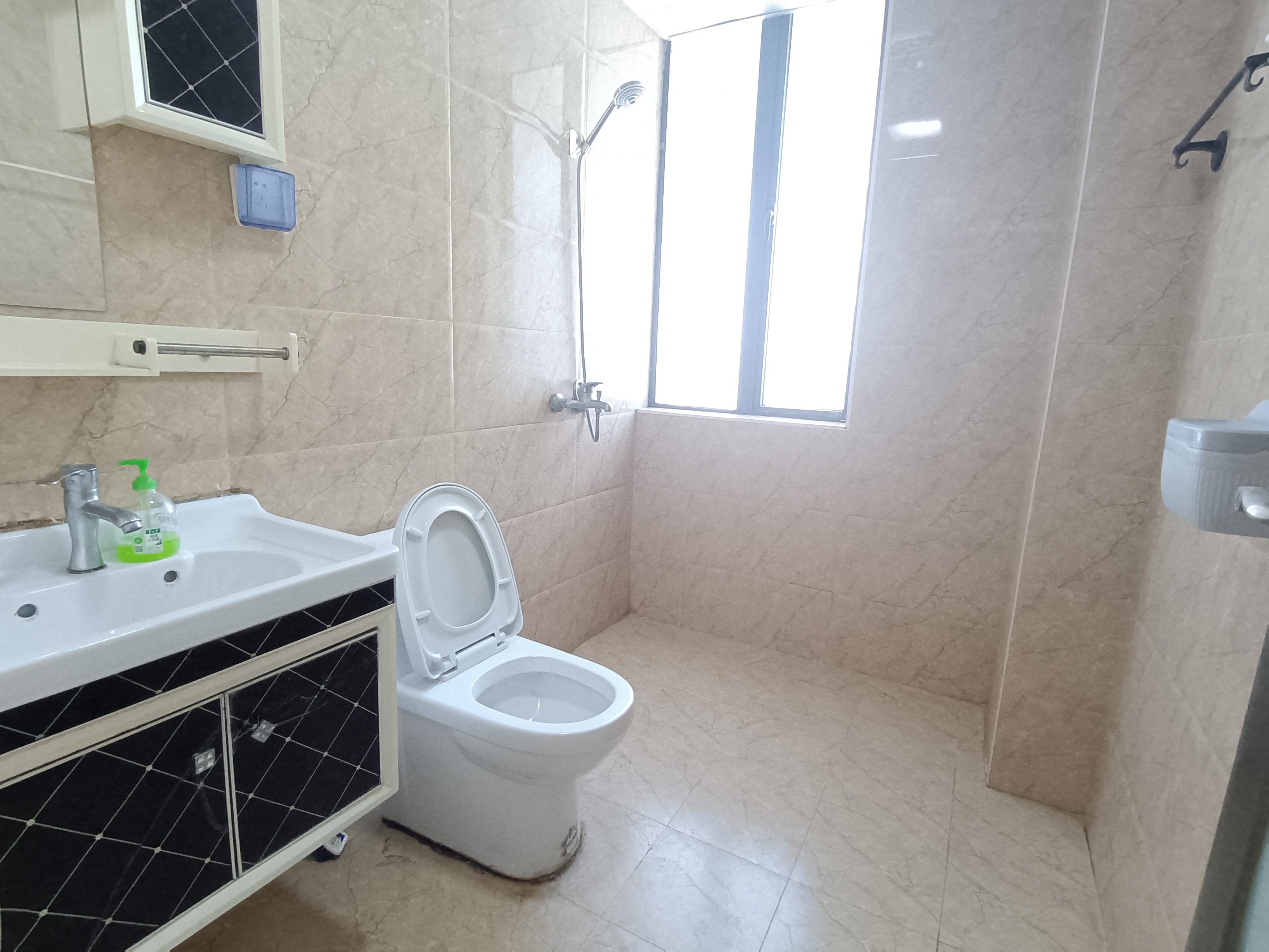 泰山公馆 3室2厅2卫 62.0万 泰山公馆 3室2厅2卫 62.0万室内图