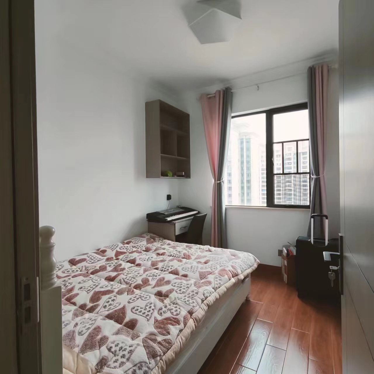 春藤小镇 4室2厅2卫 90.8万 春藤小镇 4室2厅2卫 90.8万室内图