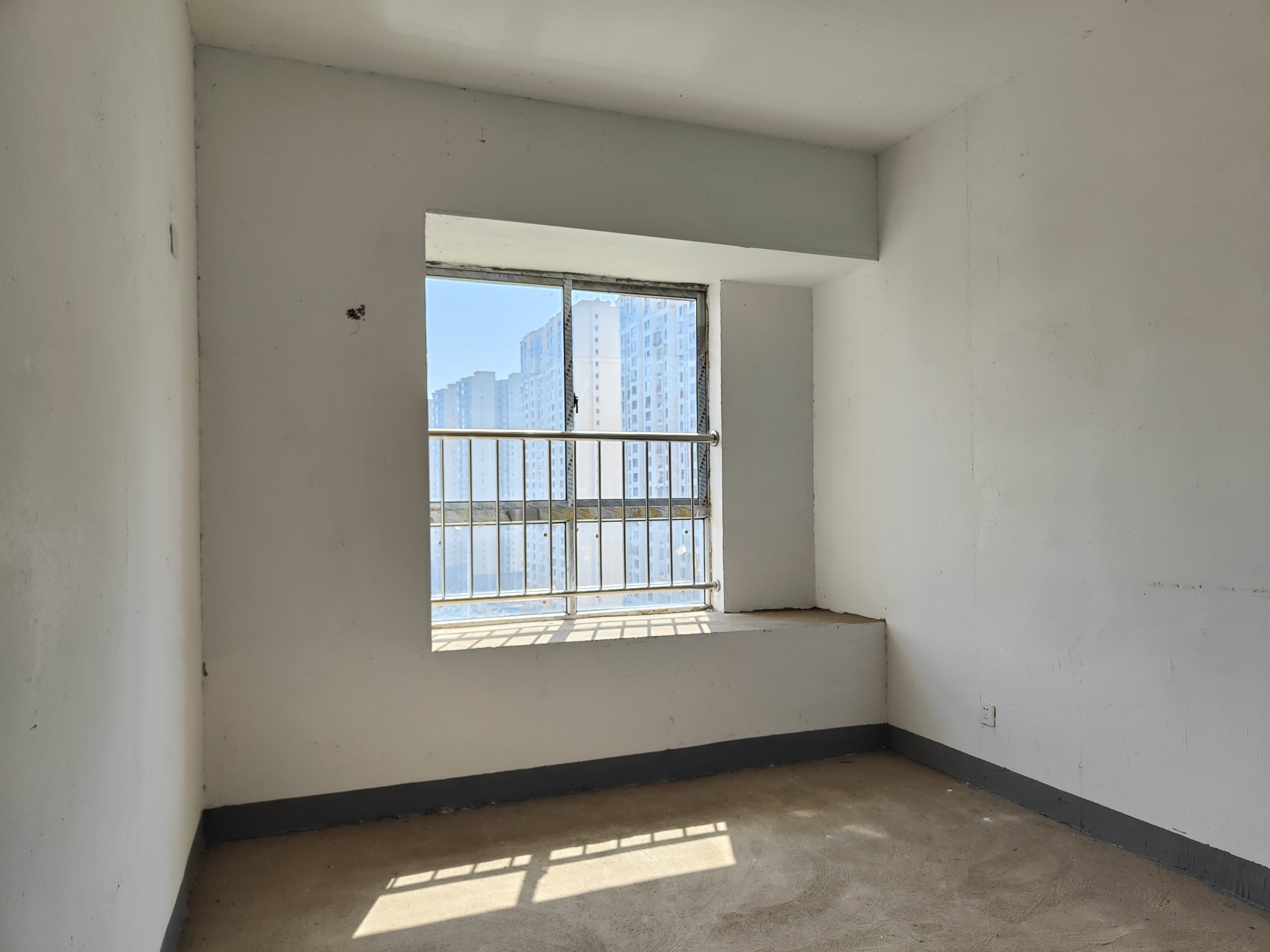 红盾雅园 3室2厅2卫 75.00万 红盾雅园 3室2厅2卫 75.00万室内图