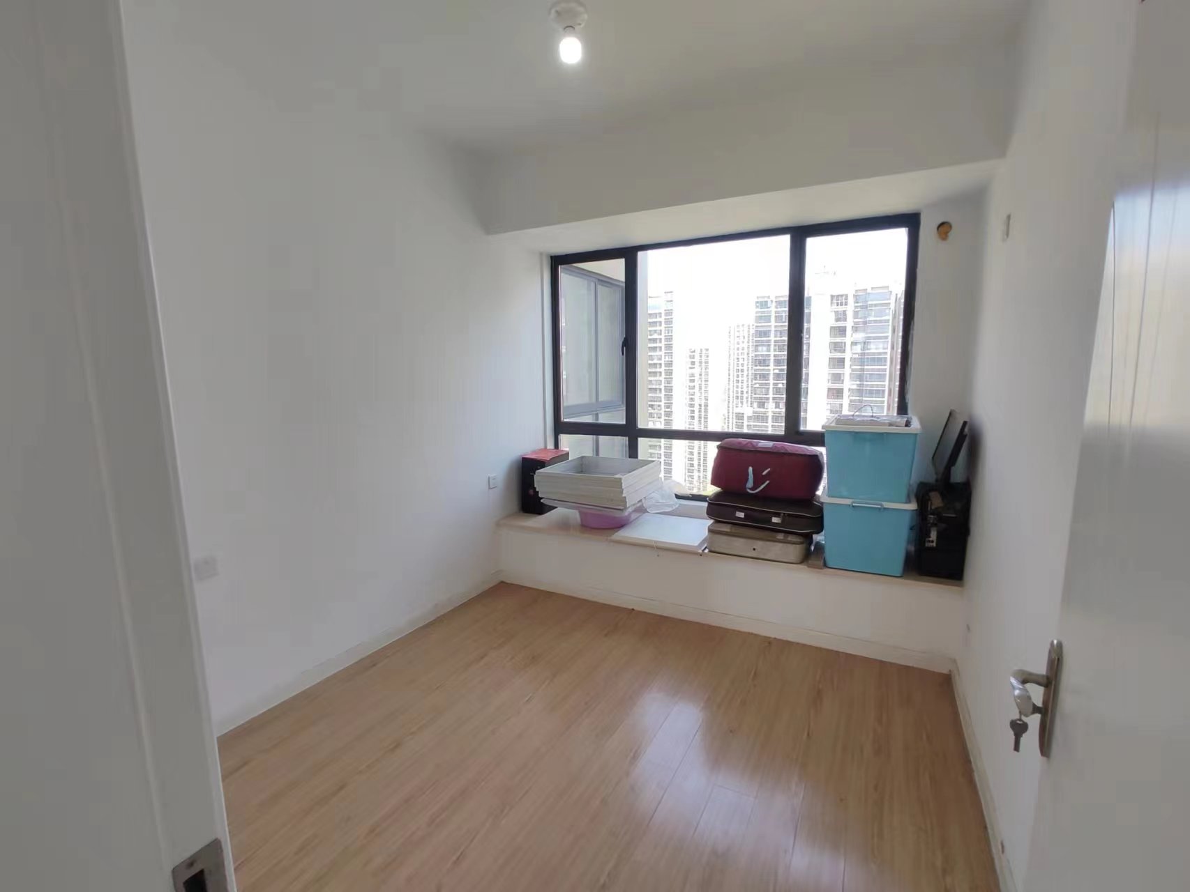 经世龙城  3室2厅2卫   80.00万 经世龙城  3室2厅2卫   80.00万室内图