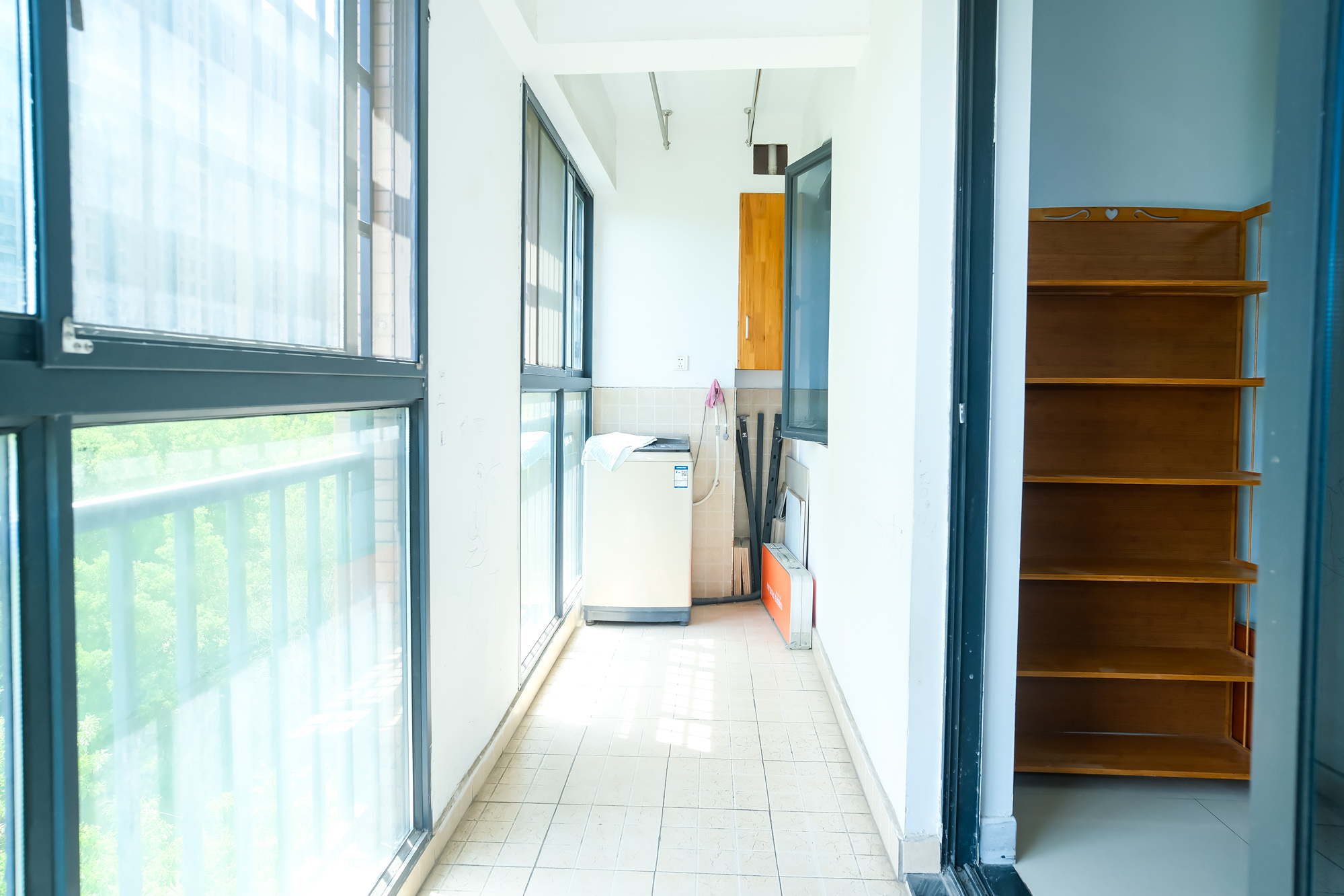 三一街区  3室2厅2卫   88.00万阳台