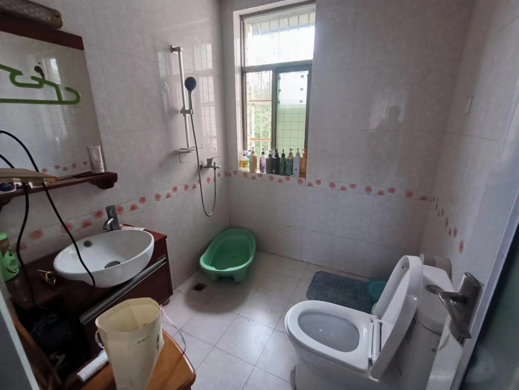 江南世家  3室2厅2卫   42.00万 江南世家  3室2厅2卫   42.00万室内图