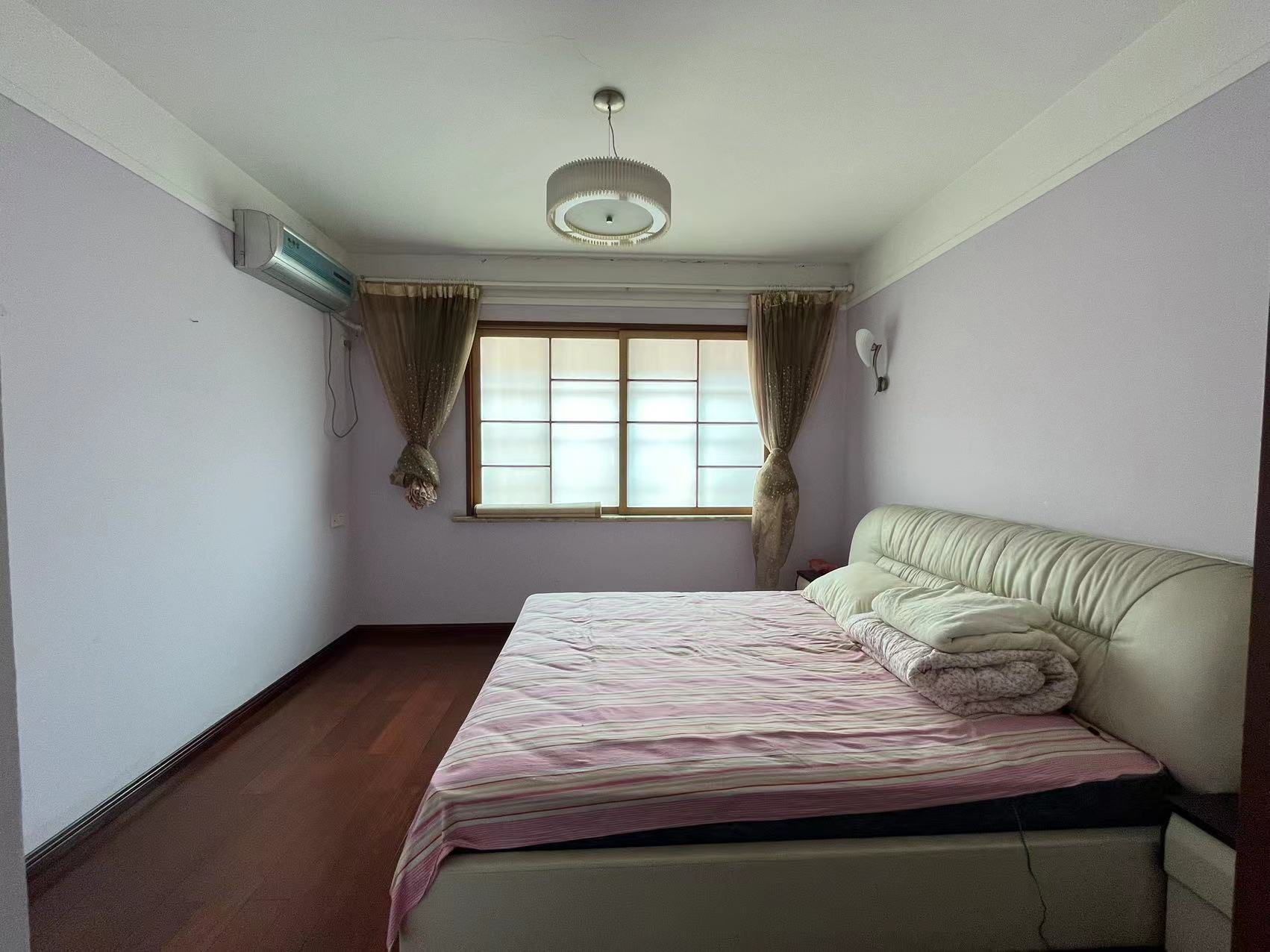 电信小区泰山花园 4室2厅2卫 49.80万 电信小区泰山花园 4室2厅2卫 49.80万室内图