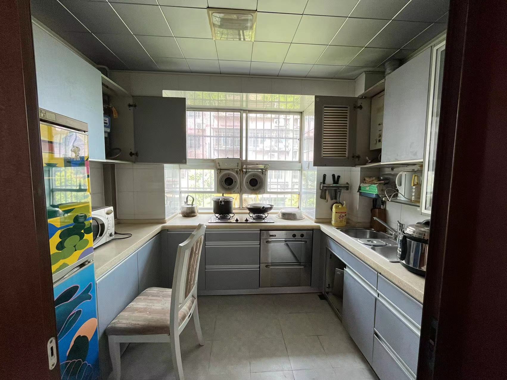 电信小区泰山花园 4室2厅2卫 49.80万 电信小区泰山花园 4室2厅2卫 49.80万室内图