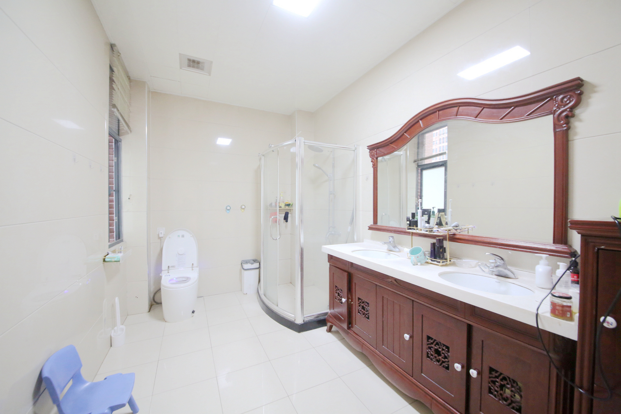 中隆国际御玺  4室2厅2卫   242.00万卫生间